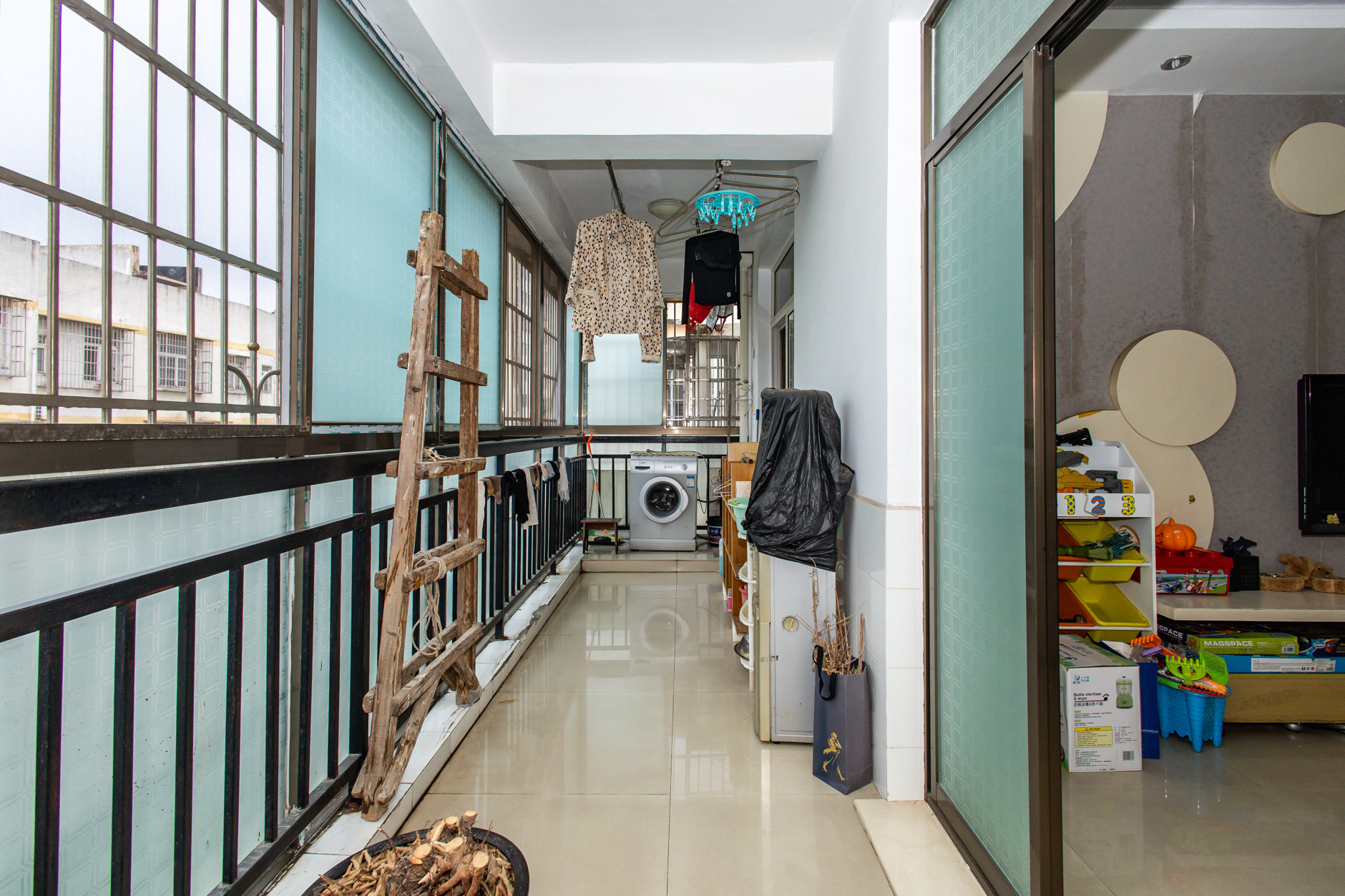 金岸教师公寓 3室2厅2卫 86.0万 金岸教师公寓 3室2厅2卫 86.0万阳台