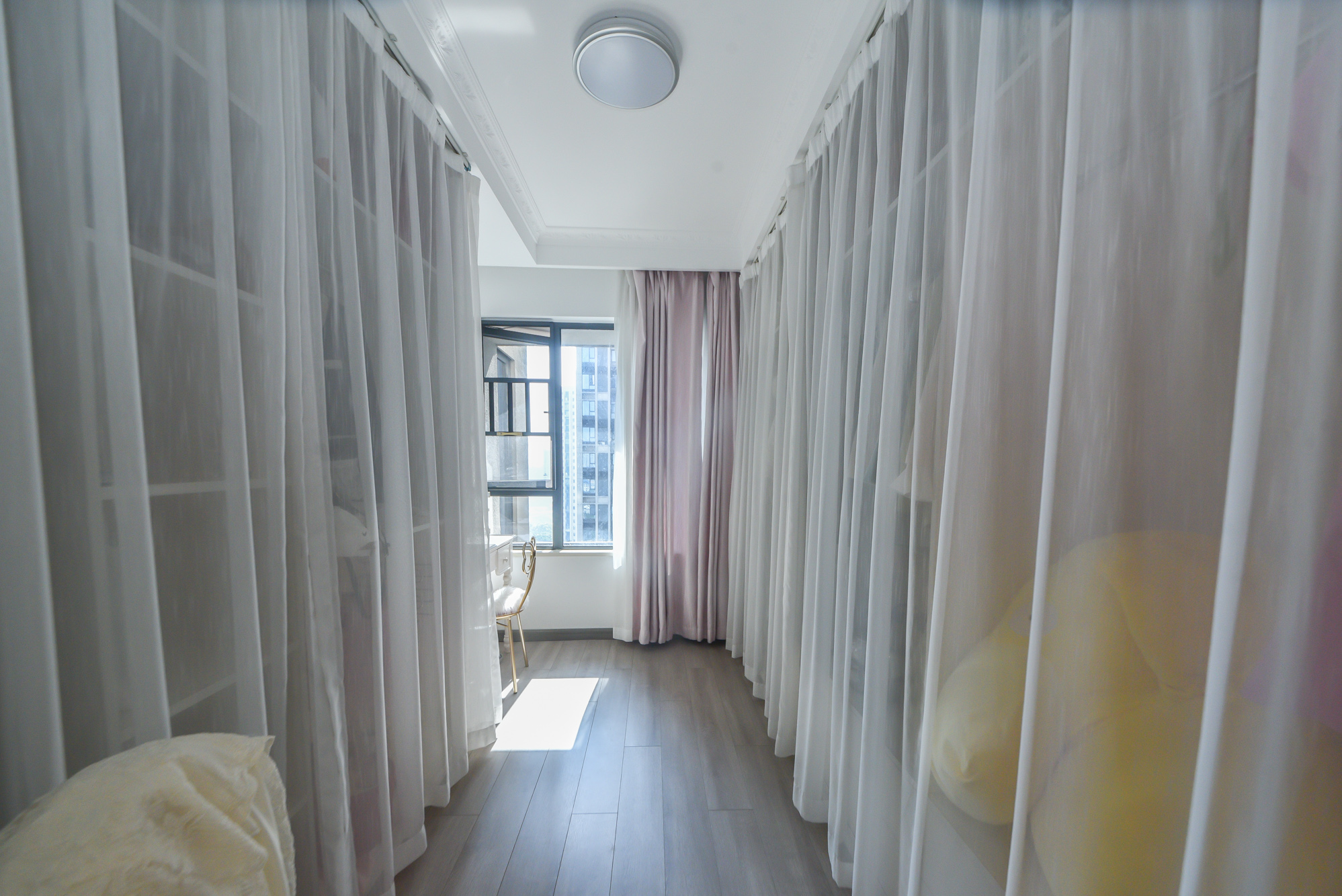 建发中央悦府  4室2厅2卫    220.0万卧室