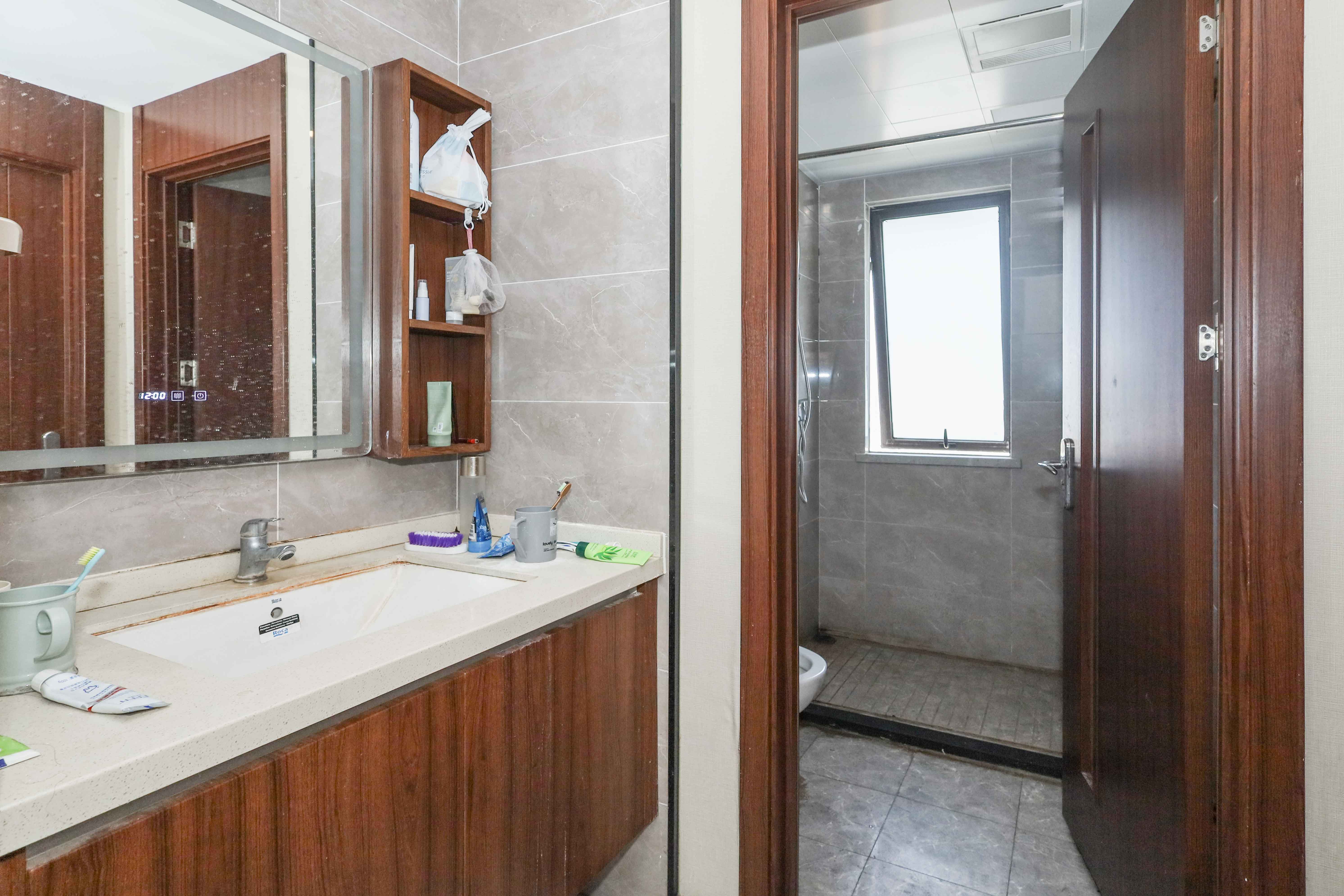 中梁云麓传奇  3室2厅2卫    124.0万卫生间