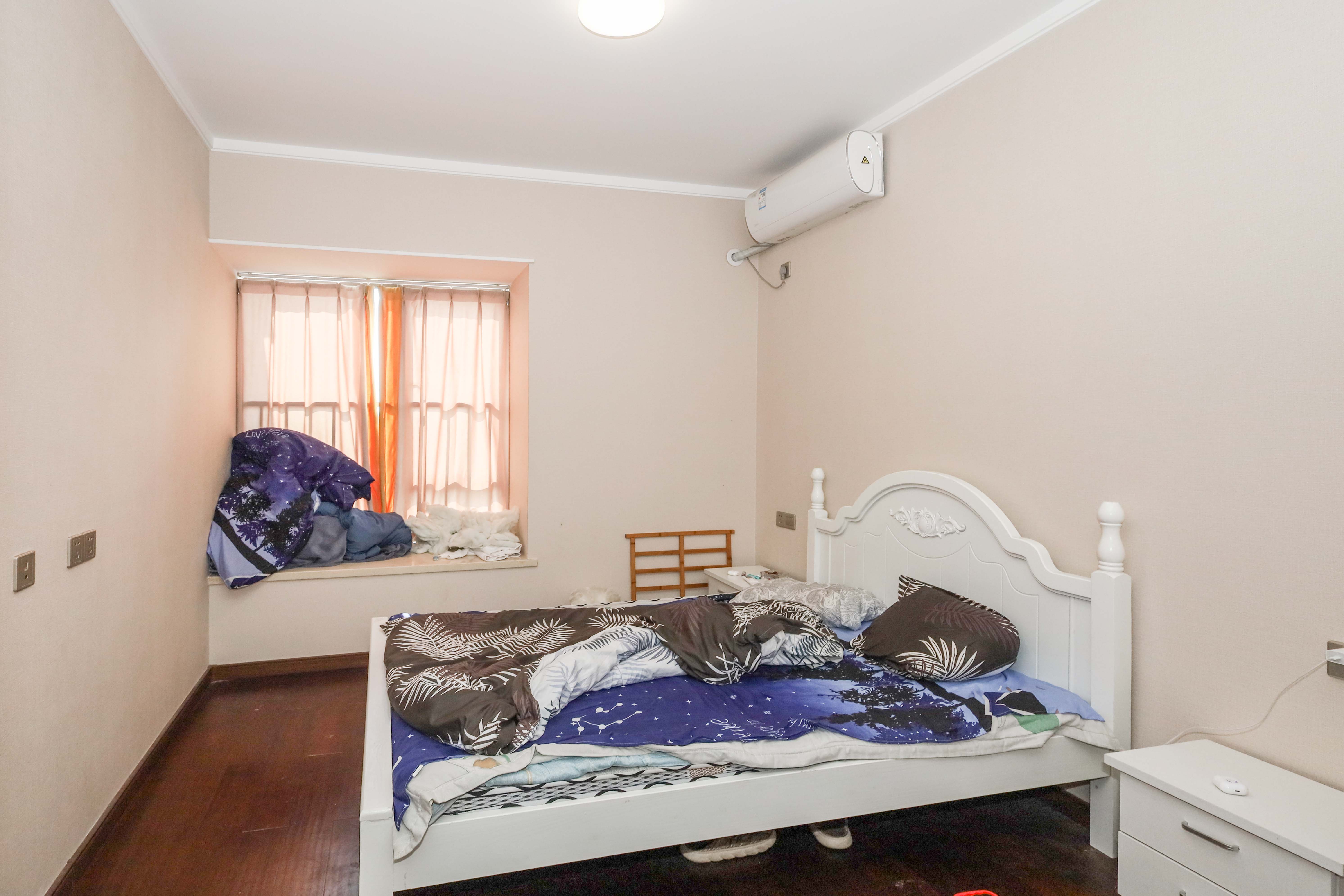 中梁云麓传奇  3室2厅2卫    124.0万卧室