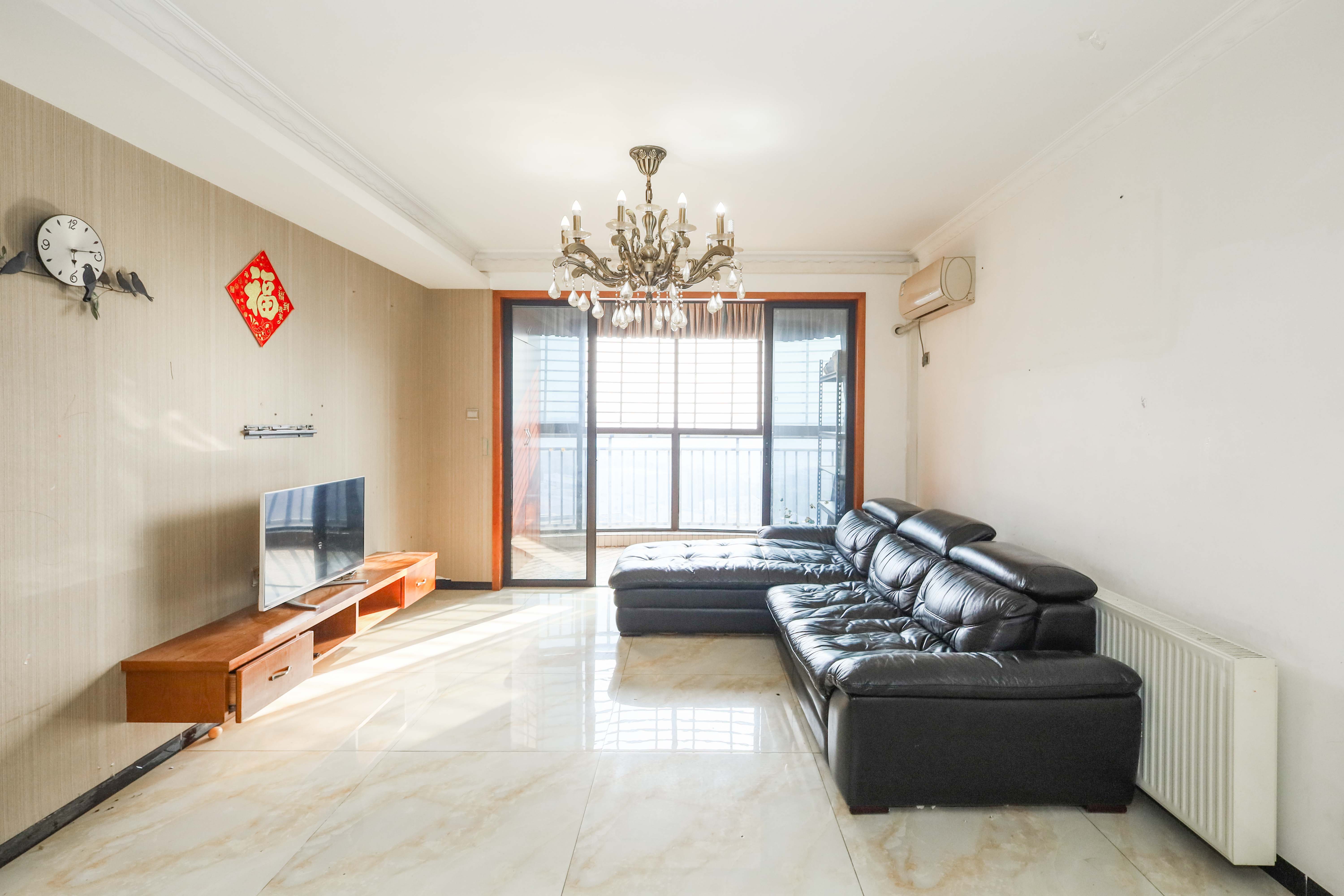 保利麓谷林语F区  3室2厅1卫    118.0万客厅