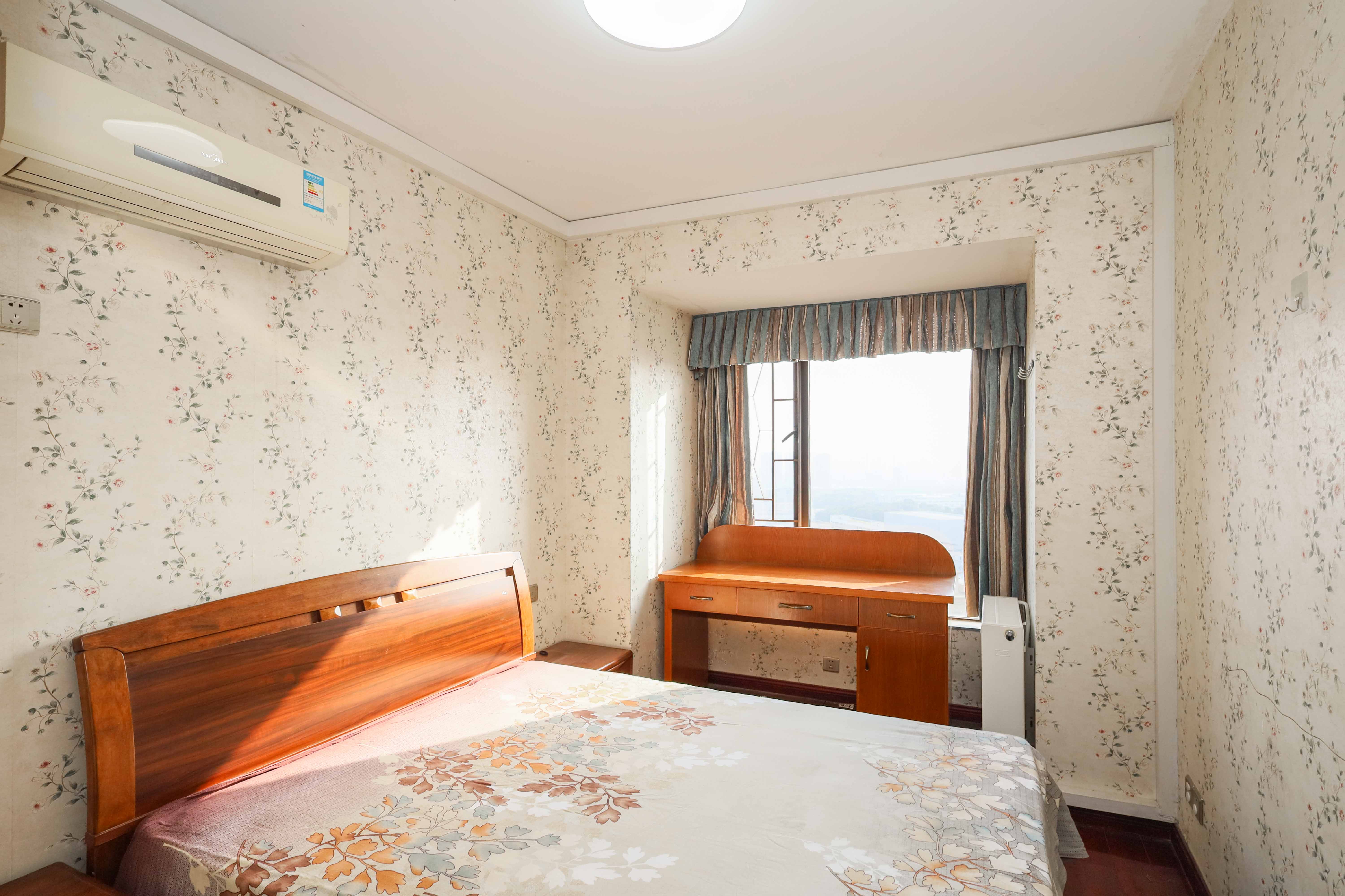 保利麓谷林语F区  3室2厅1卫    118.0万卧室