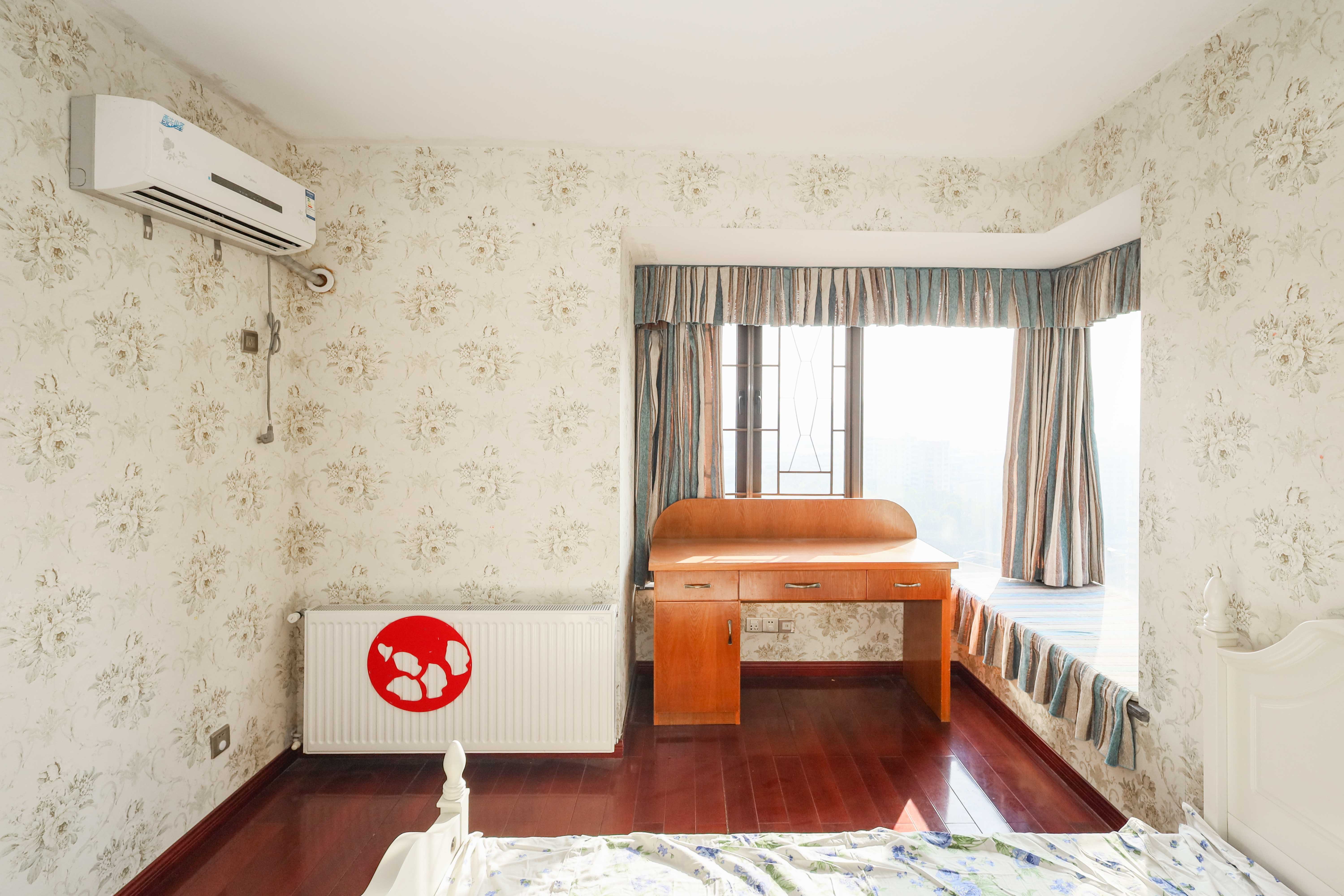 保利麓谷林语F区  3室2厅1卫    118.0万卧室