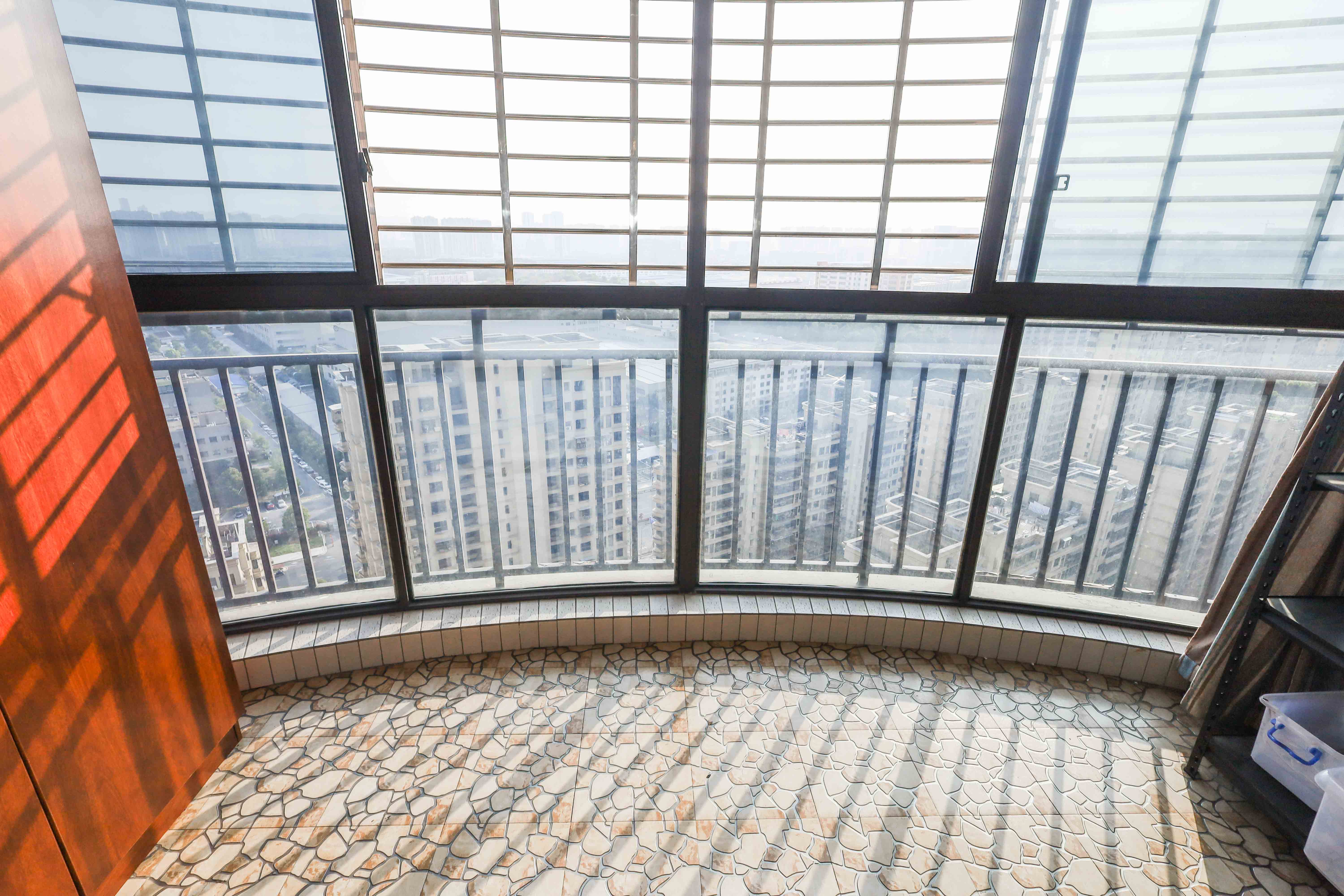 保利麓谷林语F区  3室2厅1卫    118.0万阳台