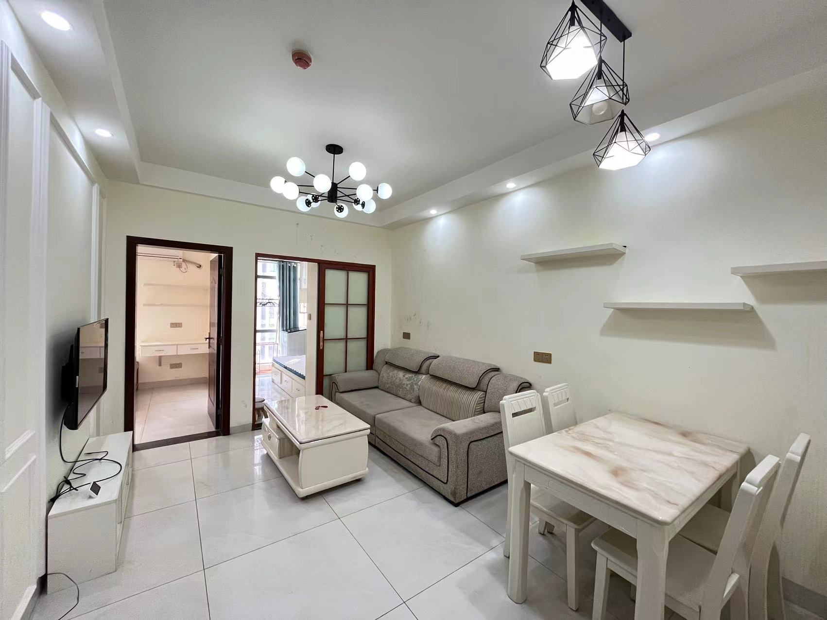 流金岁月-华晨国际 1室1厅1卫 41.0万 流金岁月-华晨国际 1室1厅1卫 41.0万室内图