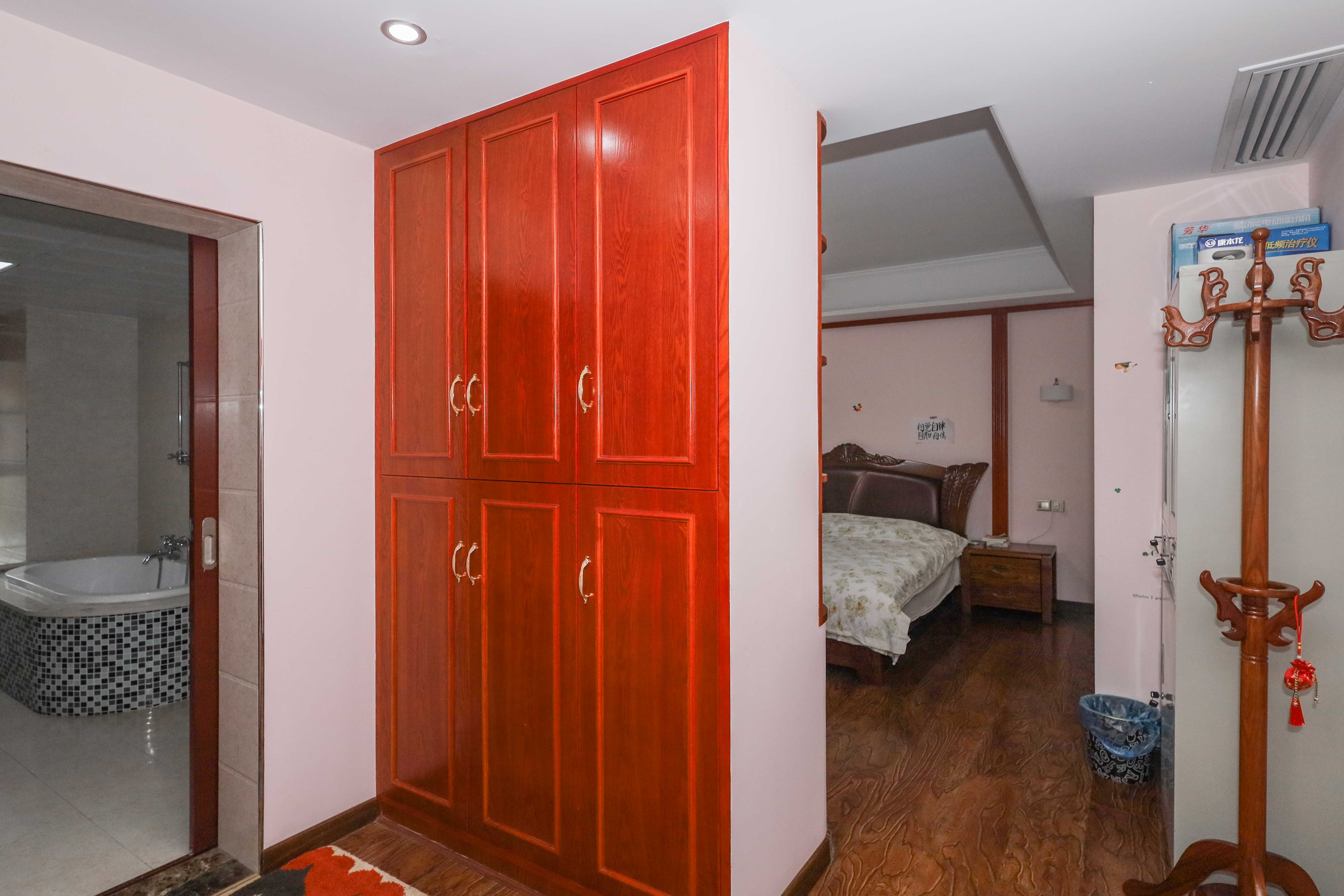 保利麓谷林语C区  4室2厅2卫    180.0万 保利麓谷林语C区  4室2厅2卫    180.0万卫生间