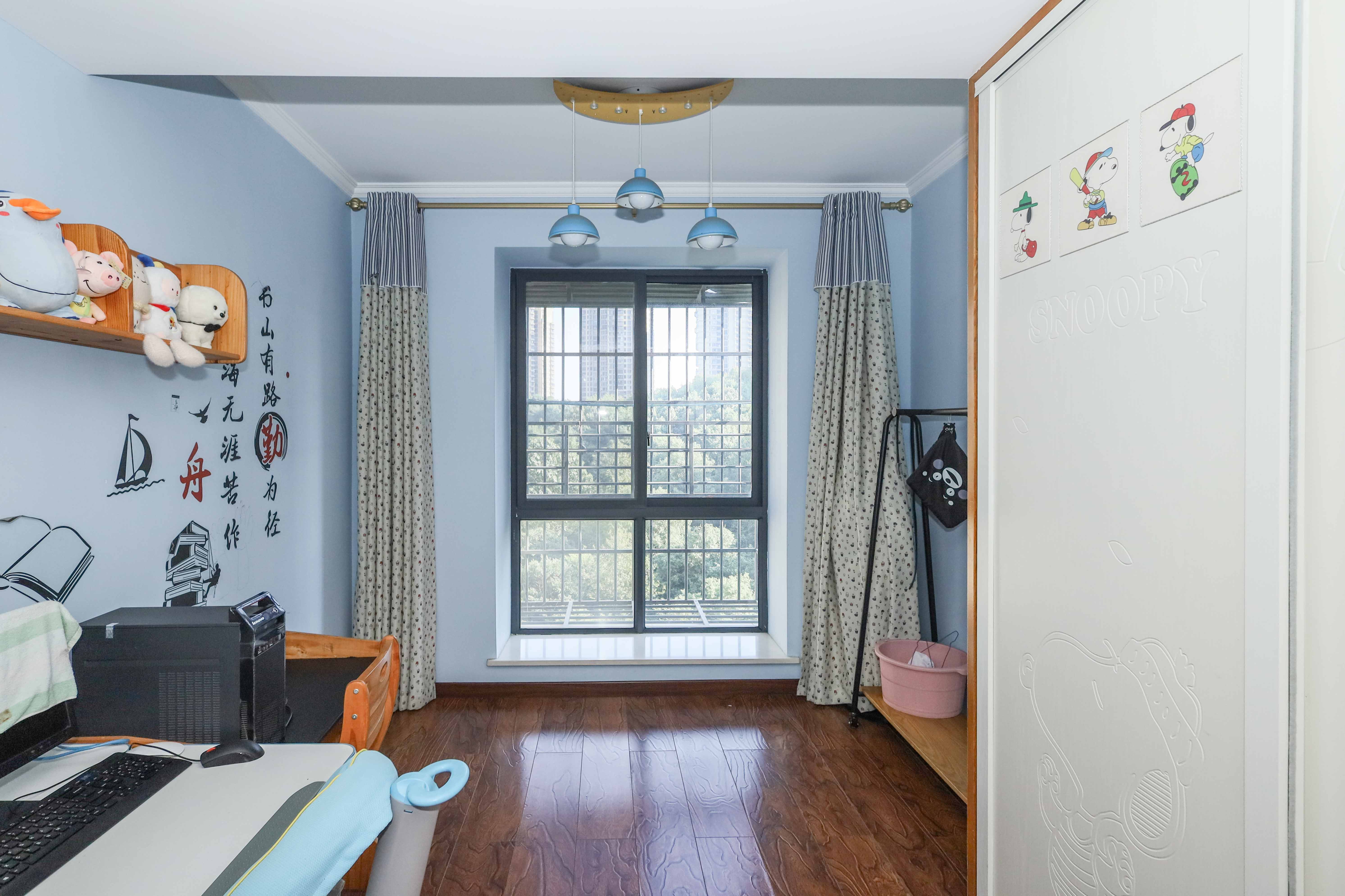 保利麓谷林语C区  4室2厅2卫    180.0万 保利麓谷林语C区  4室2厅2卫    180.0万卧室