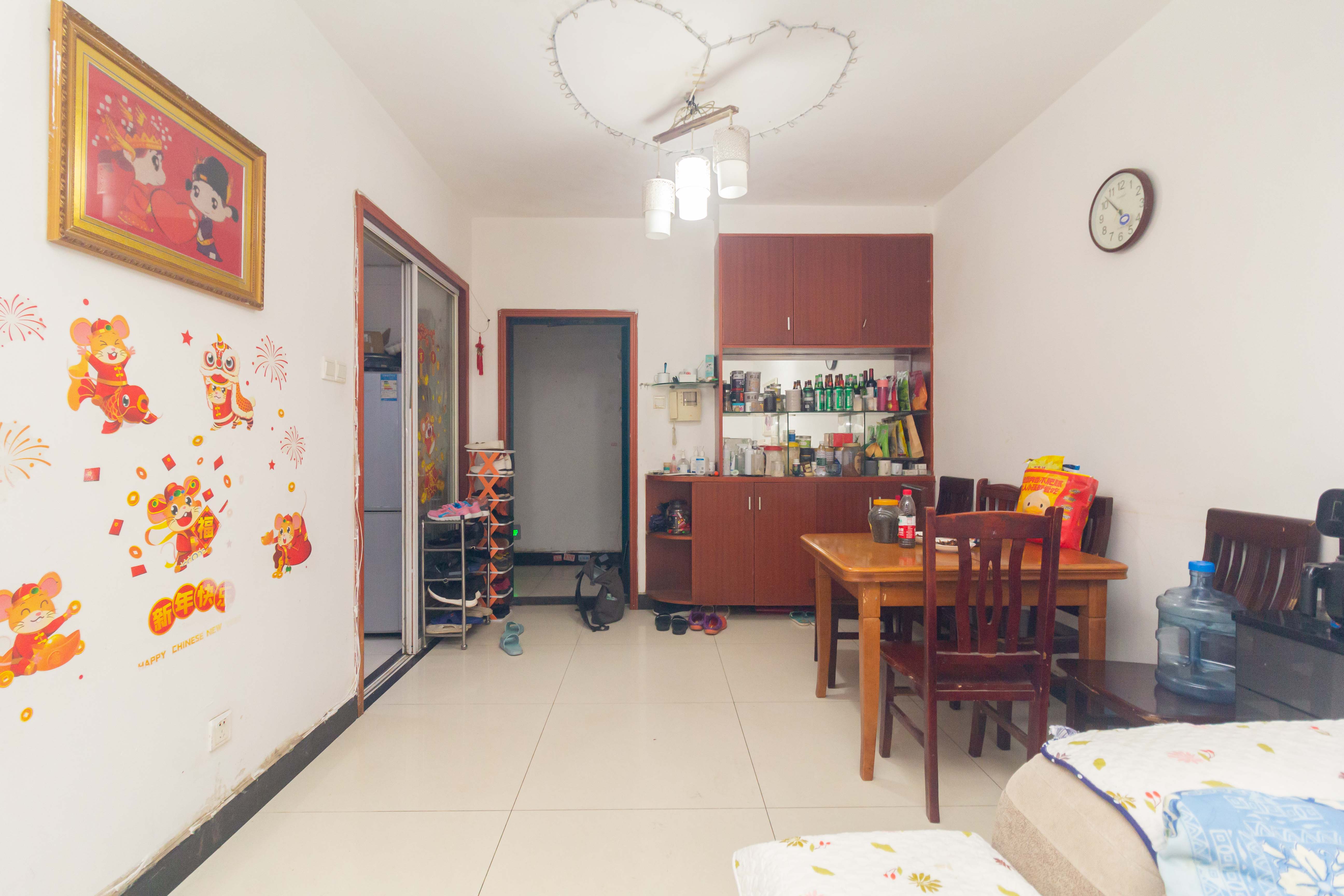 圣力华苑  3室2厅2卫    49.0万 圣力华苑  3室2厅2卫    49.0万客厅