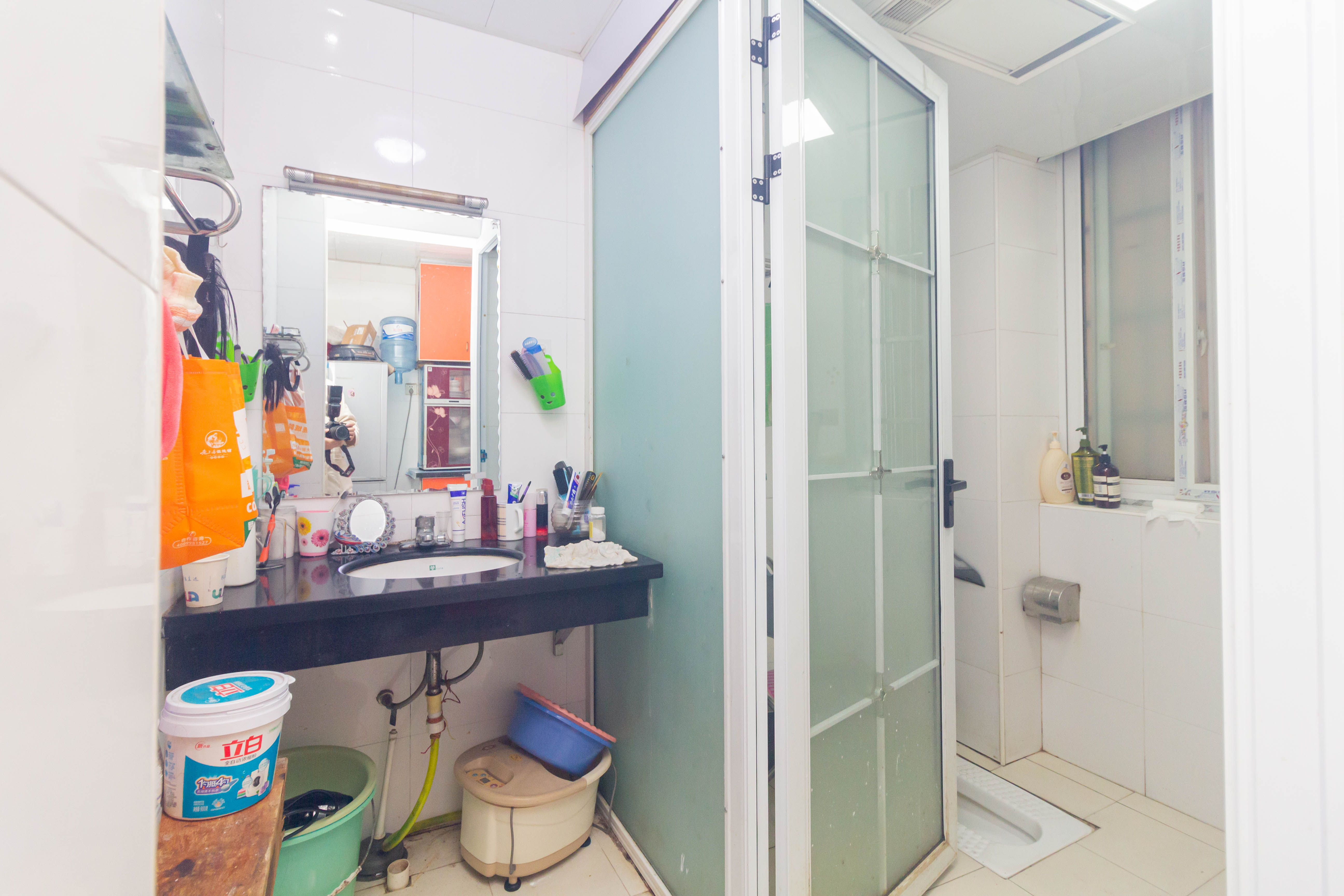 圣力华苑  3室2厅2卫    49.0万 圣力华苑  3室2厅2卫    49.0万卫生间