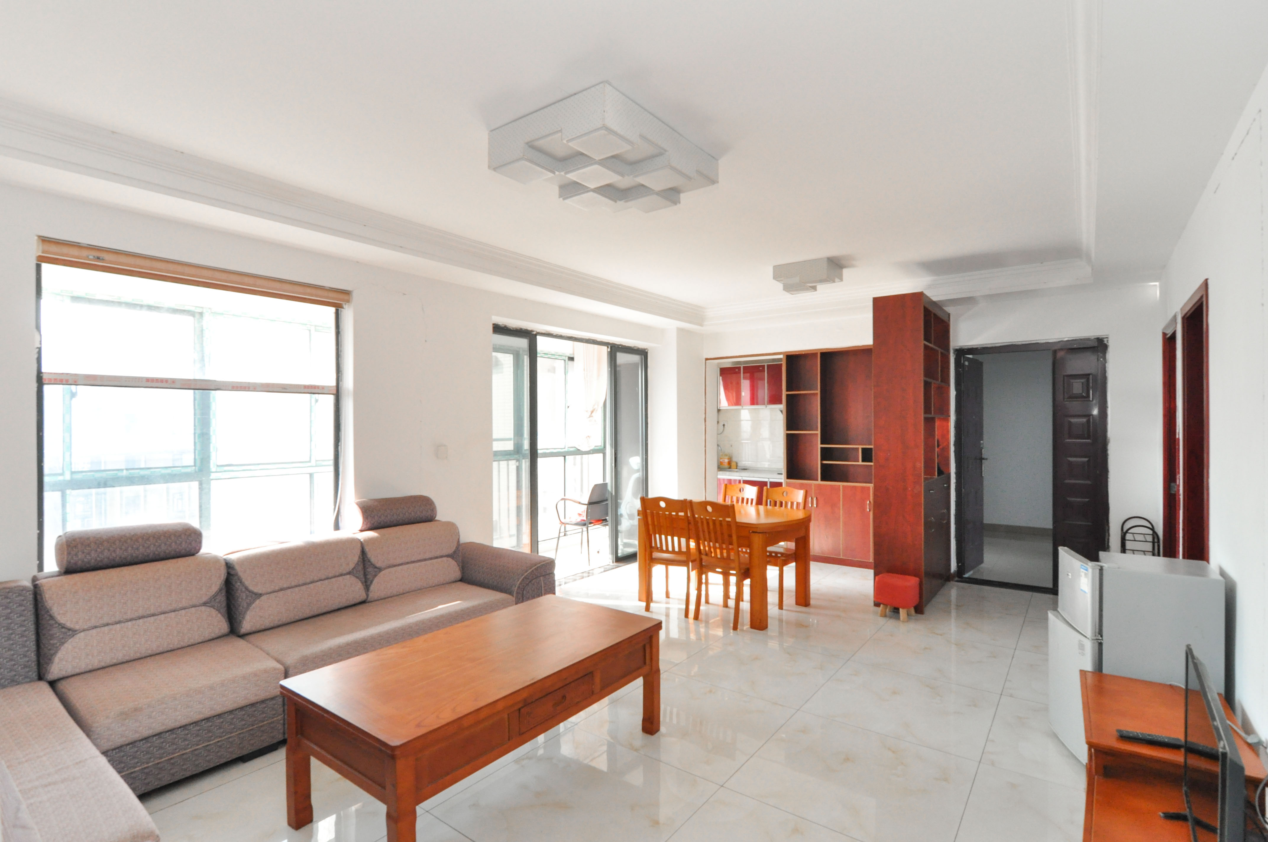 凯特梅溪紫郡  4室2厅2卫    85.0万 凯特梅溪紫郡  4室2厅2卫    85.0万客厅