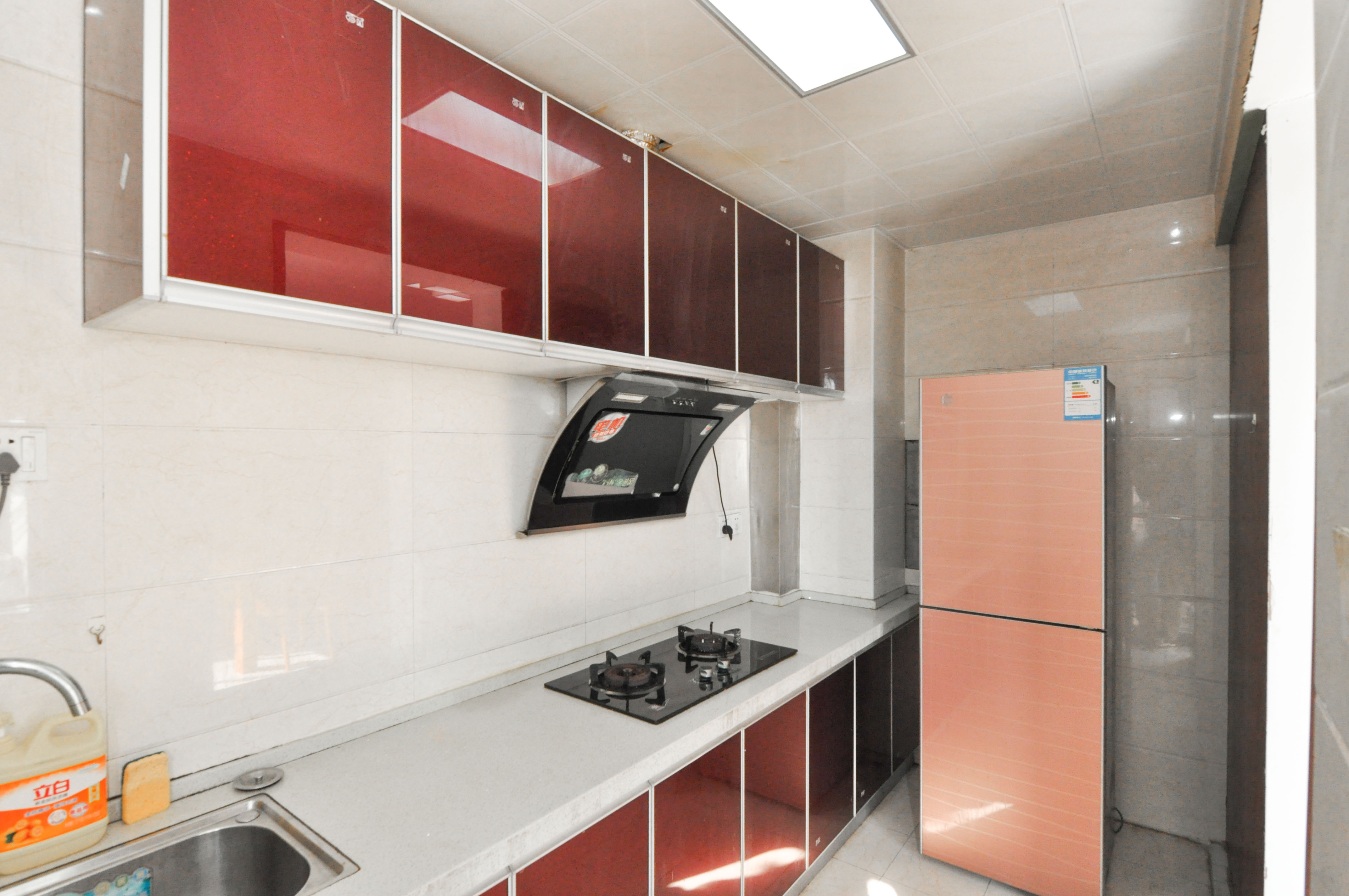 凯特梅溪紫郡  4室2厅2卫    85.0万 凯特梅溪紫郡  4室2厅2卫    85.0万厨房