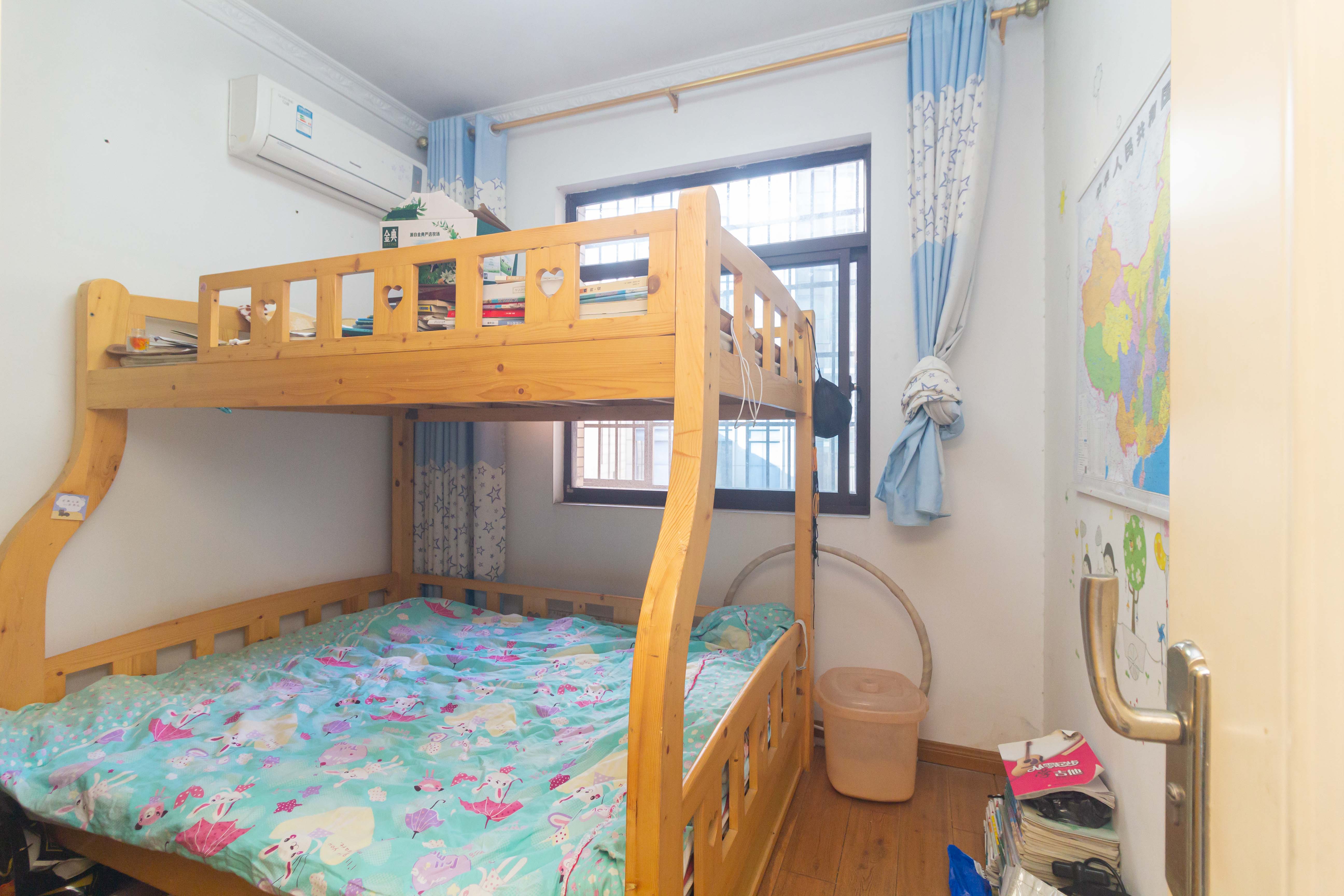 三景华御  2室2厅1卫   62.80万卧室