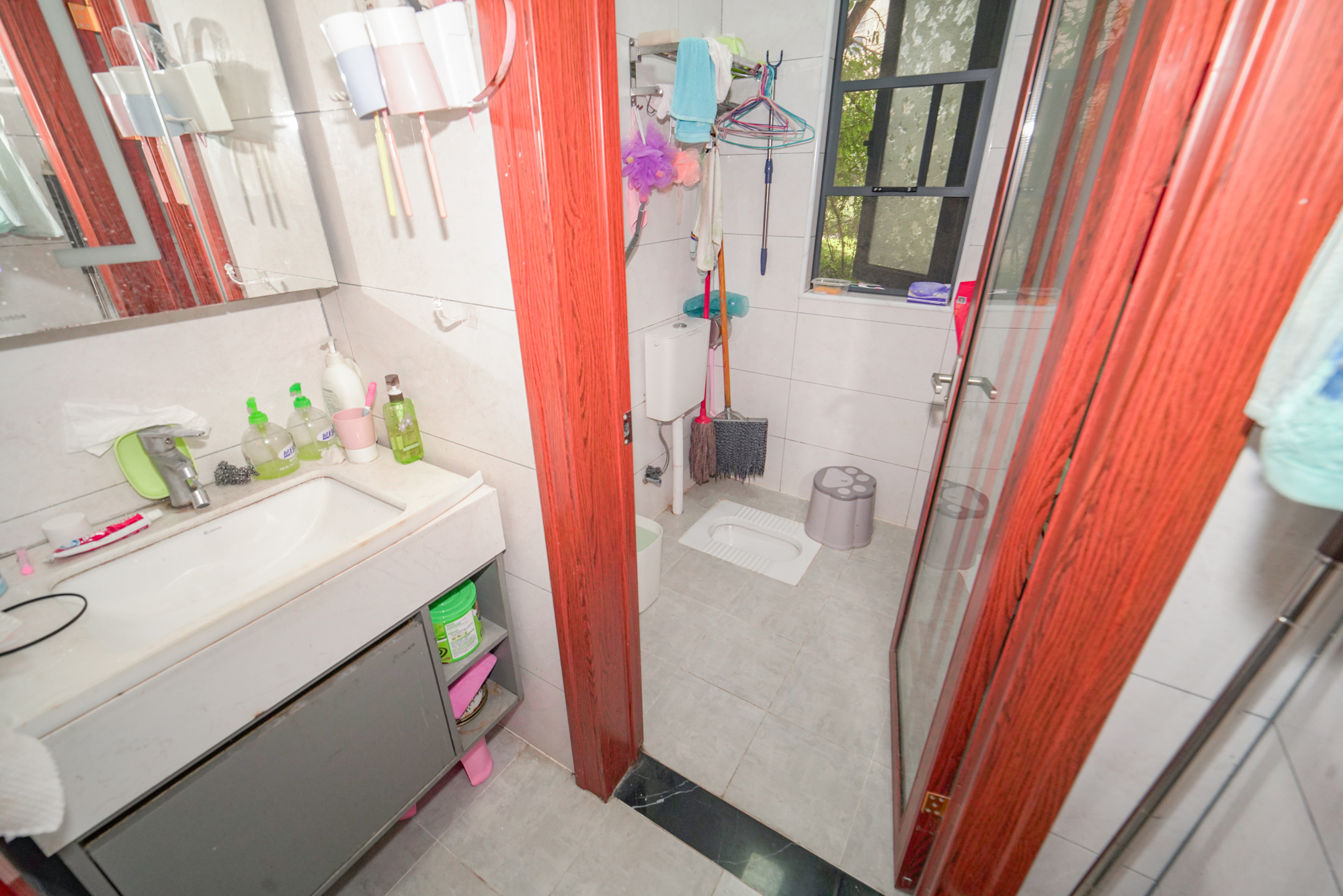 中粮鸿云 3室2厅2卫 76.0万 中粮鸿云 3室2厅2卫 76.0万卫生间