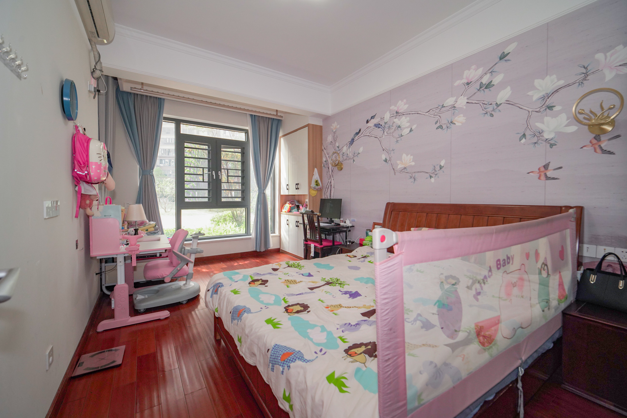 中粮鸿云 3室2厅2卫 76.0万 中粮鸿云 3室2厅2卫 76.0万卧室