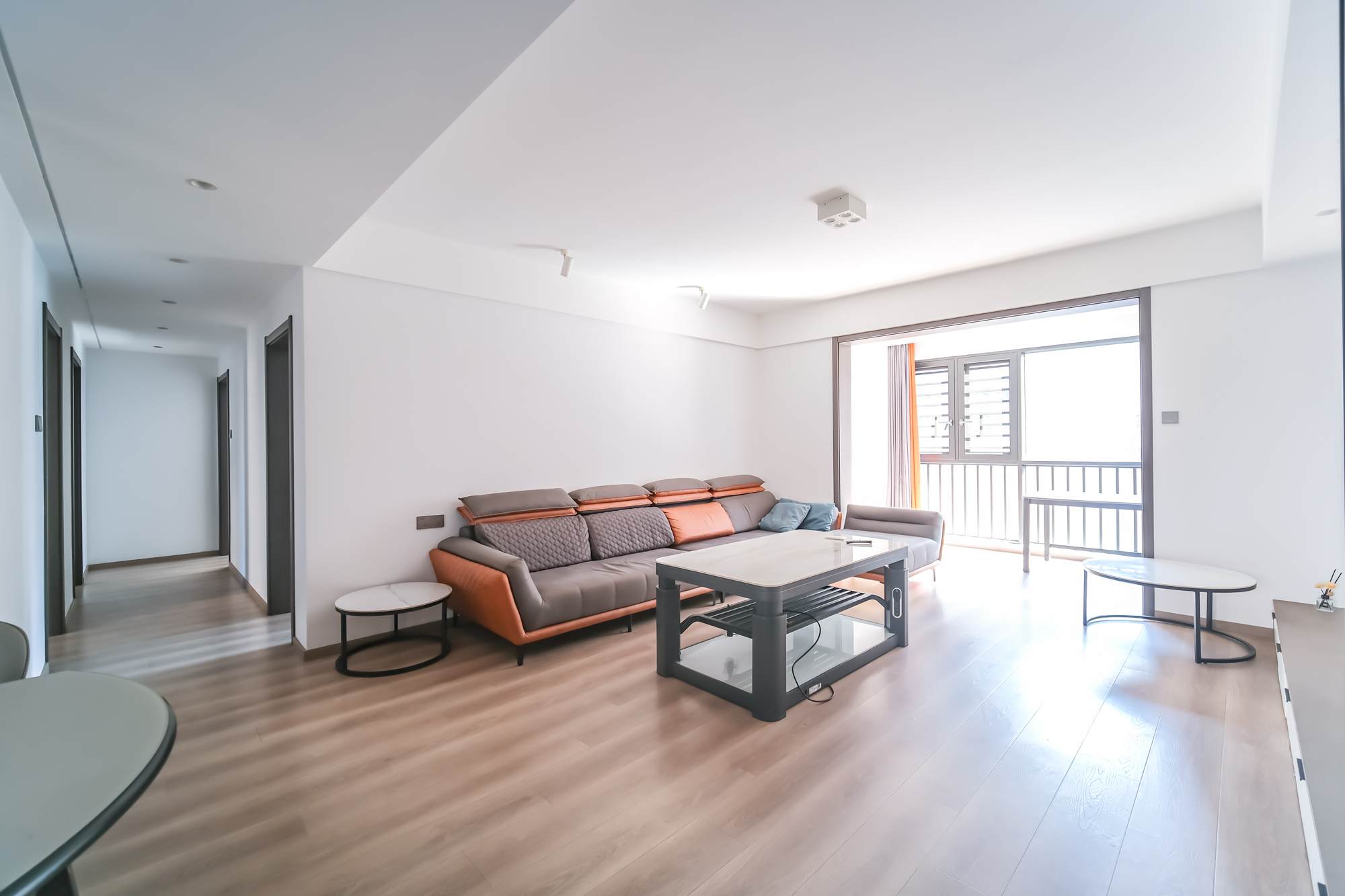 三一街区 4室2厅2卫 135.62万 三一街区 4室2厅2卫 135.62万客厅