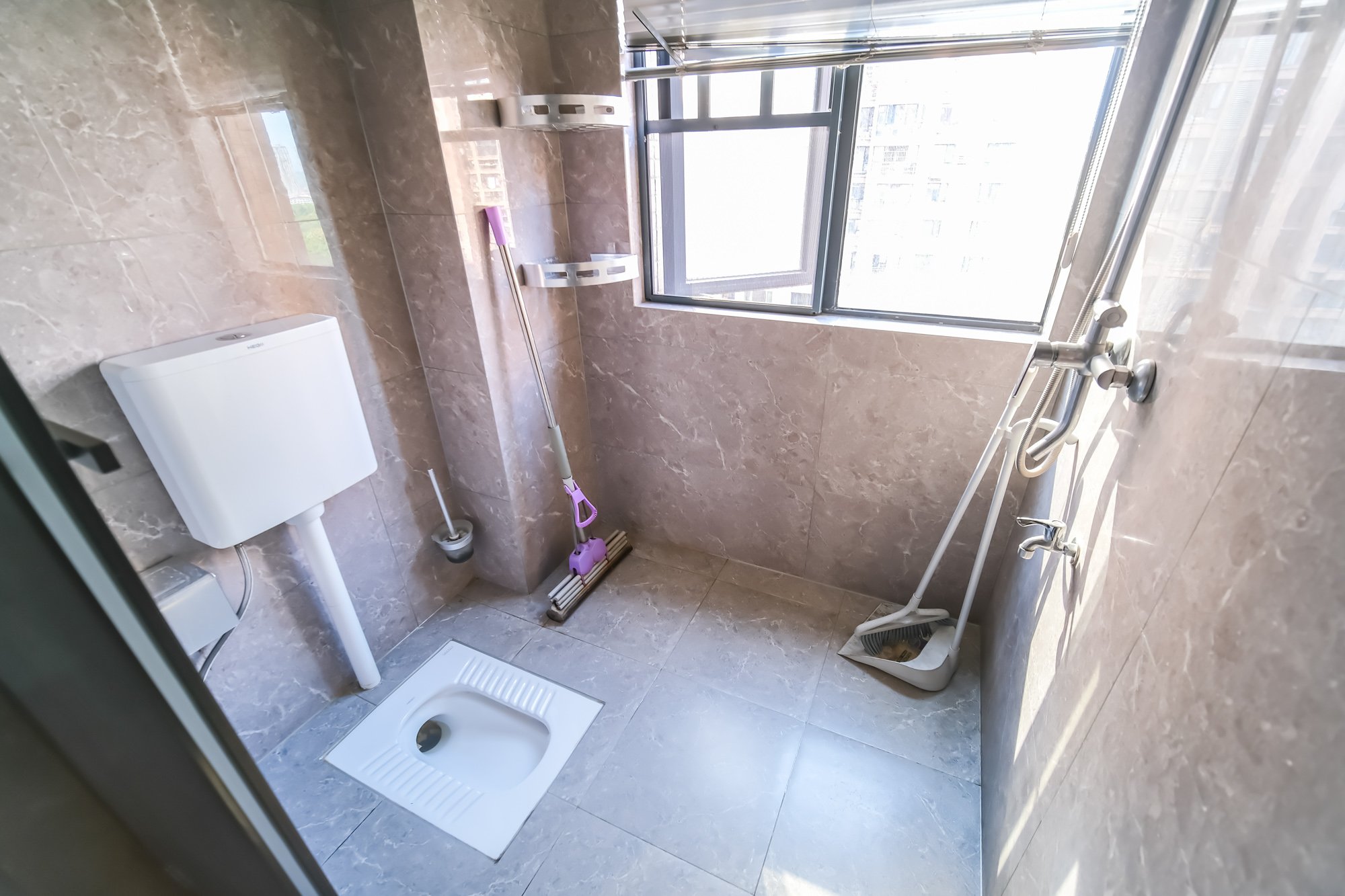 三一街区 4室2厅2卫 135.62万 三一街区 4室2厅2卫 135.62万卫生间