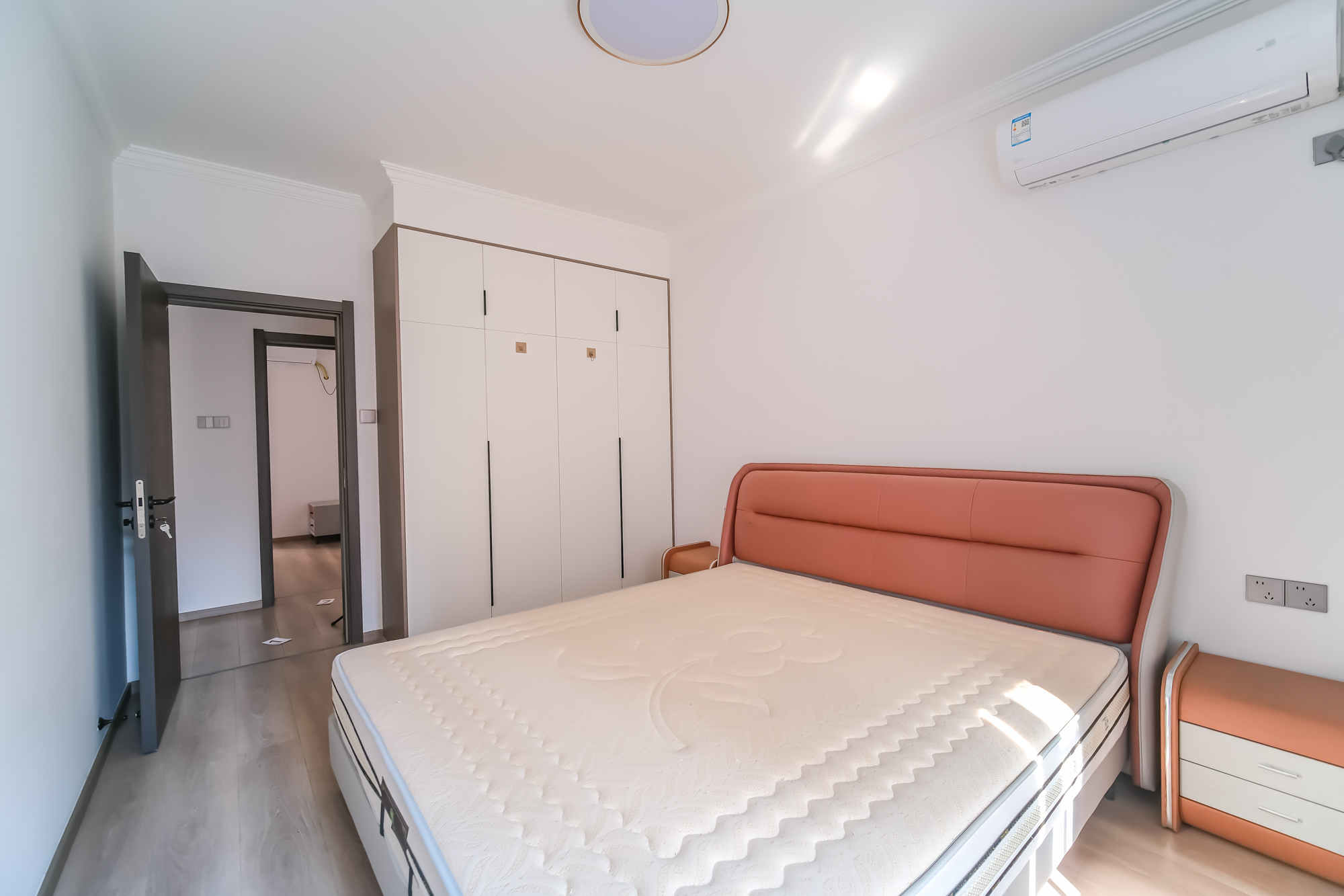 三一街区 4室2厅2卫 135.62万 三一街区 4室2厅2卫 135.62万卧室