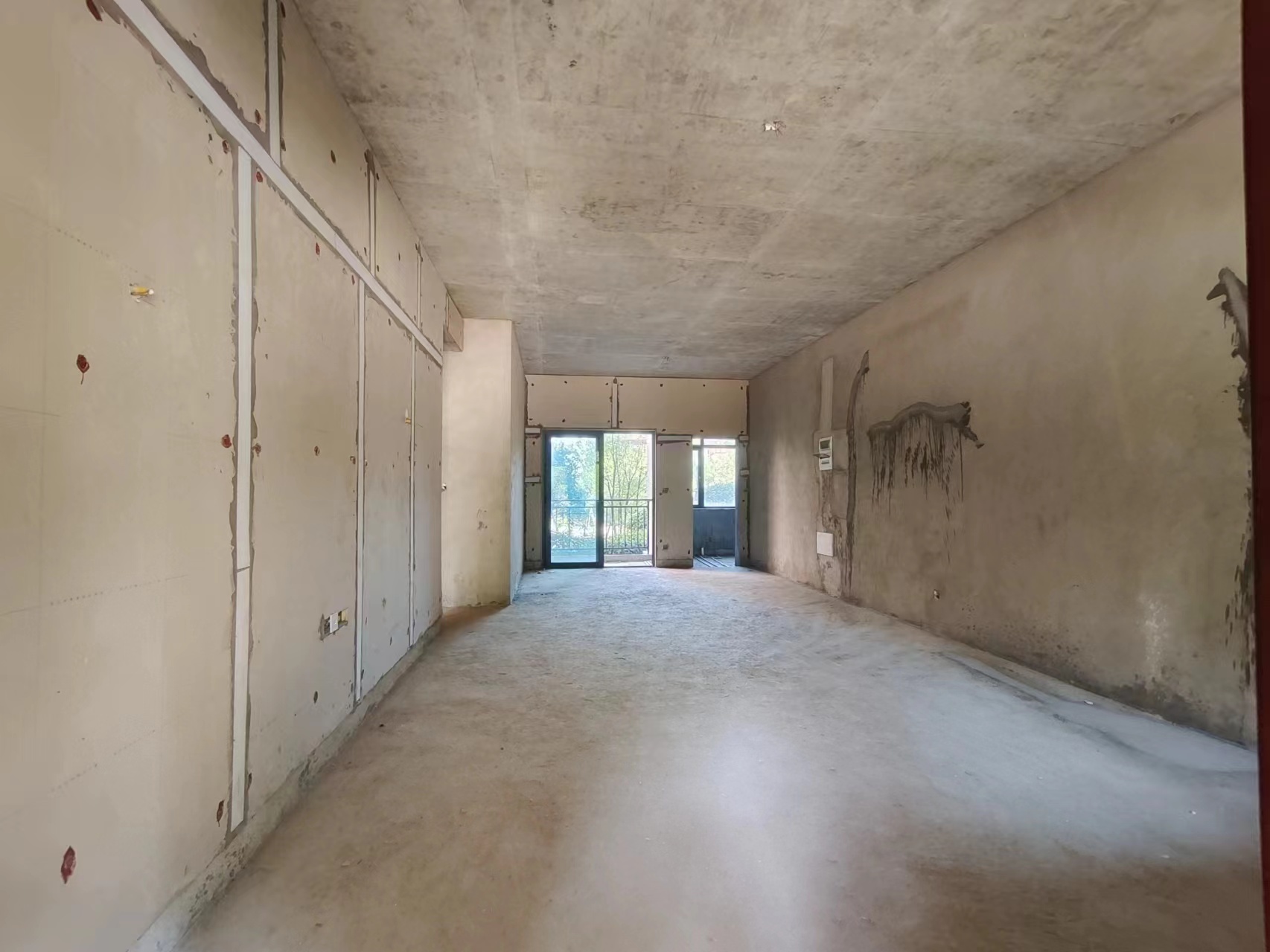 恒大华府  3室2厅2卫    100.0万 恒大华府  3室2厅2卫    100.0万室内图