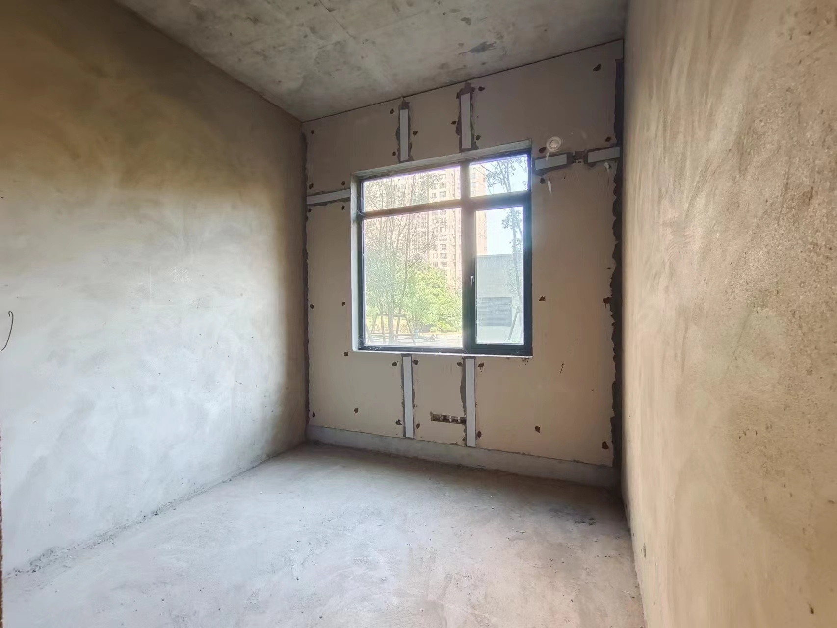 恒大华府  3室2厅2卫    100.0万 恒大华府  3室2厅2卫    100.0万室内图