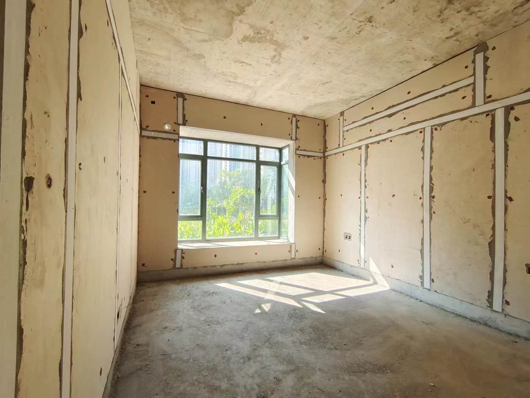 恒大华府  3室2厅2卫    100.0万 恒大华府  3室2厅2卫    100.0万室内图