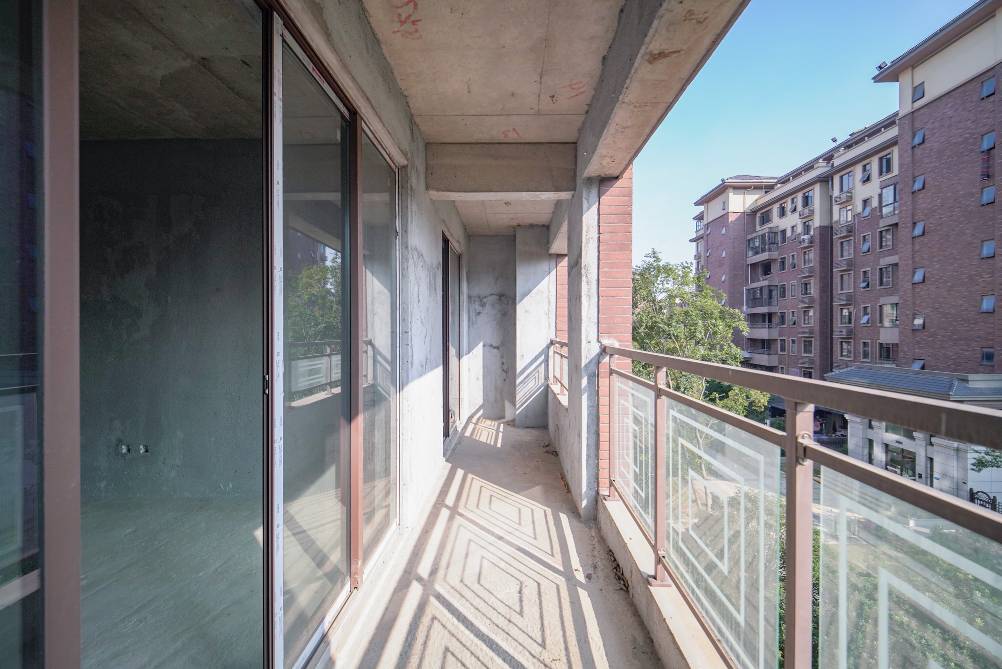 大汉汉园 4室2厅2卫 106.0万 大汉汉园 4室2厅2卫 106.0万阳台