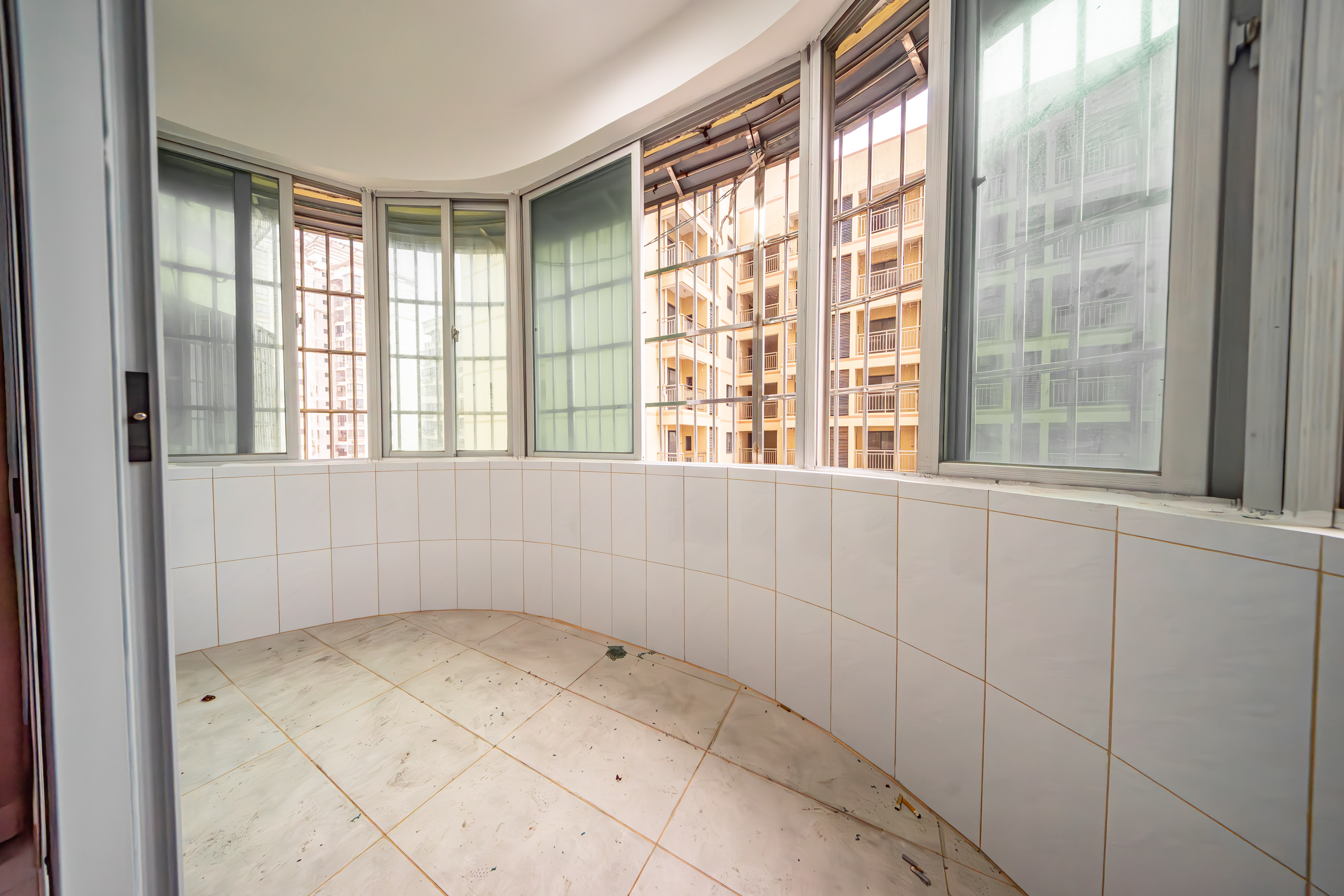 凤翔大厦  3室2厅1卫    88.5万阳台