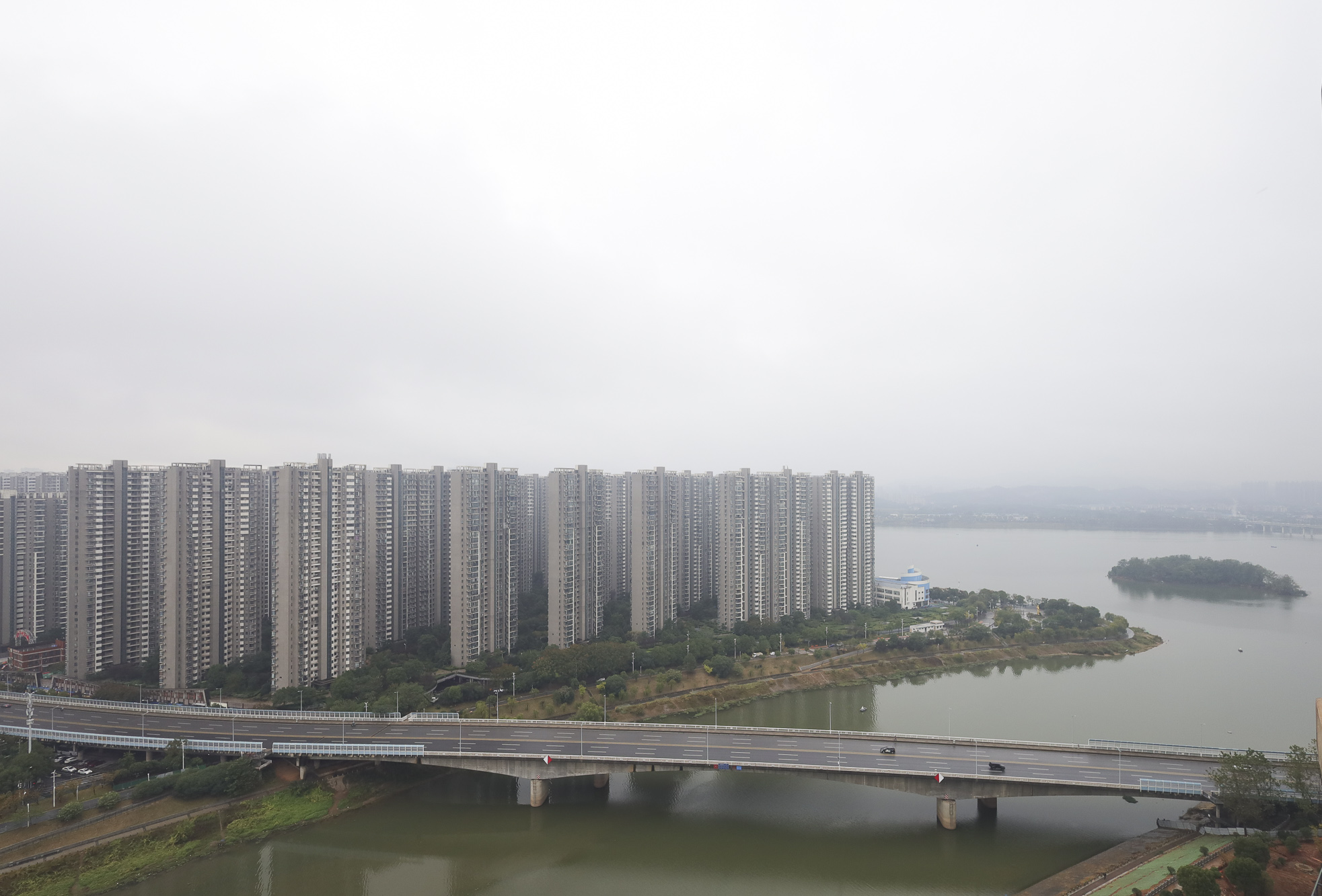 双湾国际（湘江御景花园）  3室2厅2卫   120.00万其他