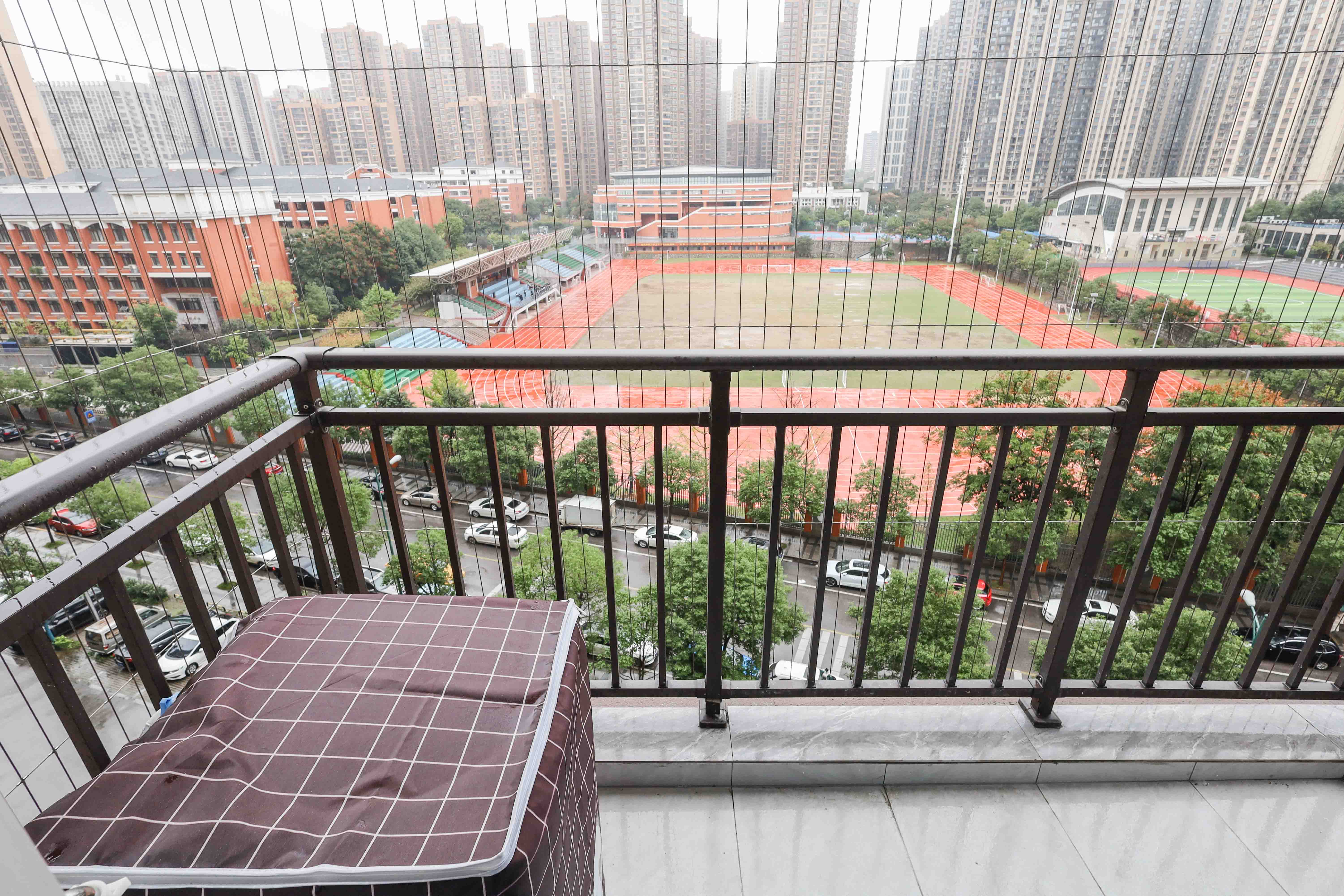 中国铁建梅溪青秀三期  4室2厅2卫   270.00万阳台