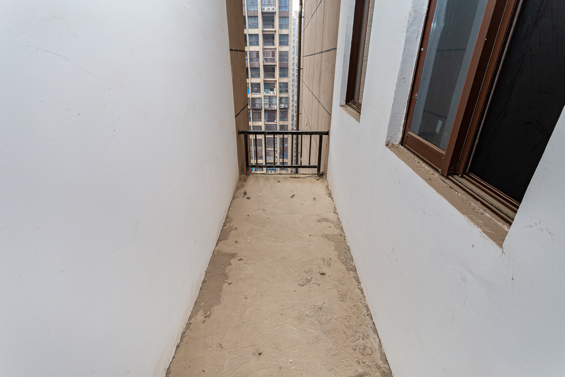 星月绿洲  3室2厅1卫    61.0万阳台