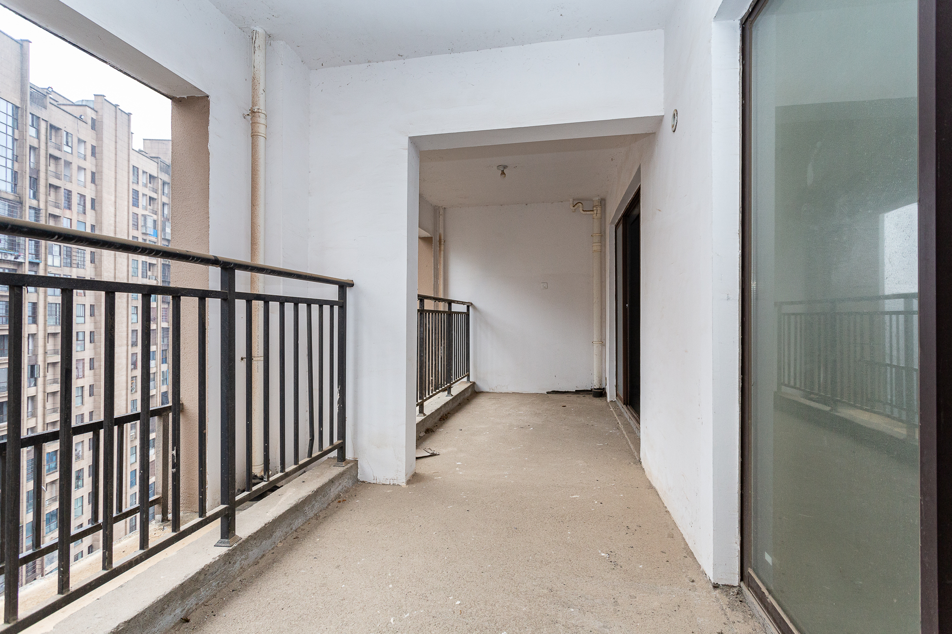 星月绿洲  3室2厅1卫    61.0万阳台