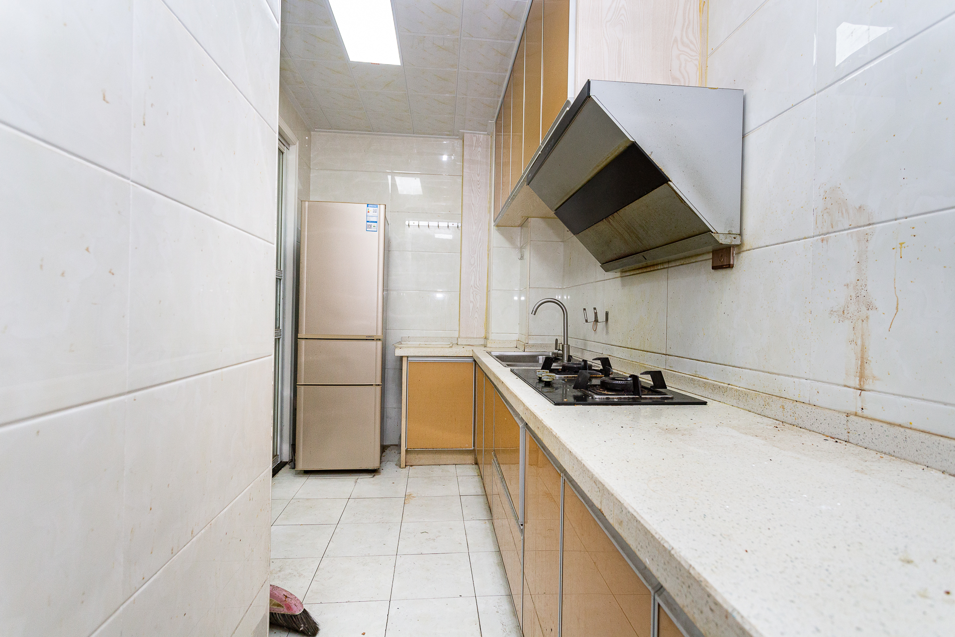 勤诚达新界  3室2厅1卫    94.0万 勤诚达新界  3室2厅1卫    94.0万厨房