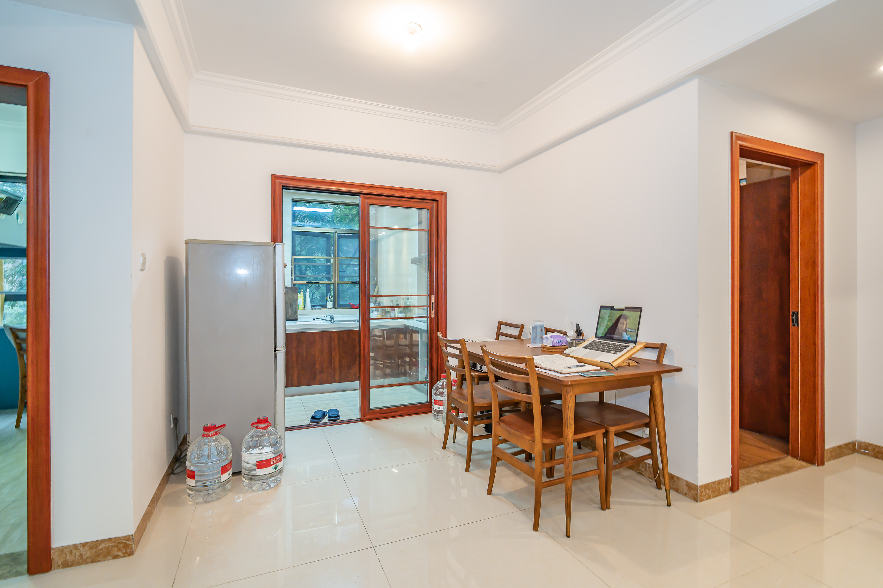 江山帝景哈佛  3室2厅2卫    123.1万客厅