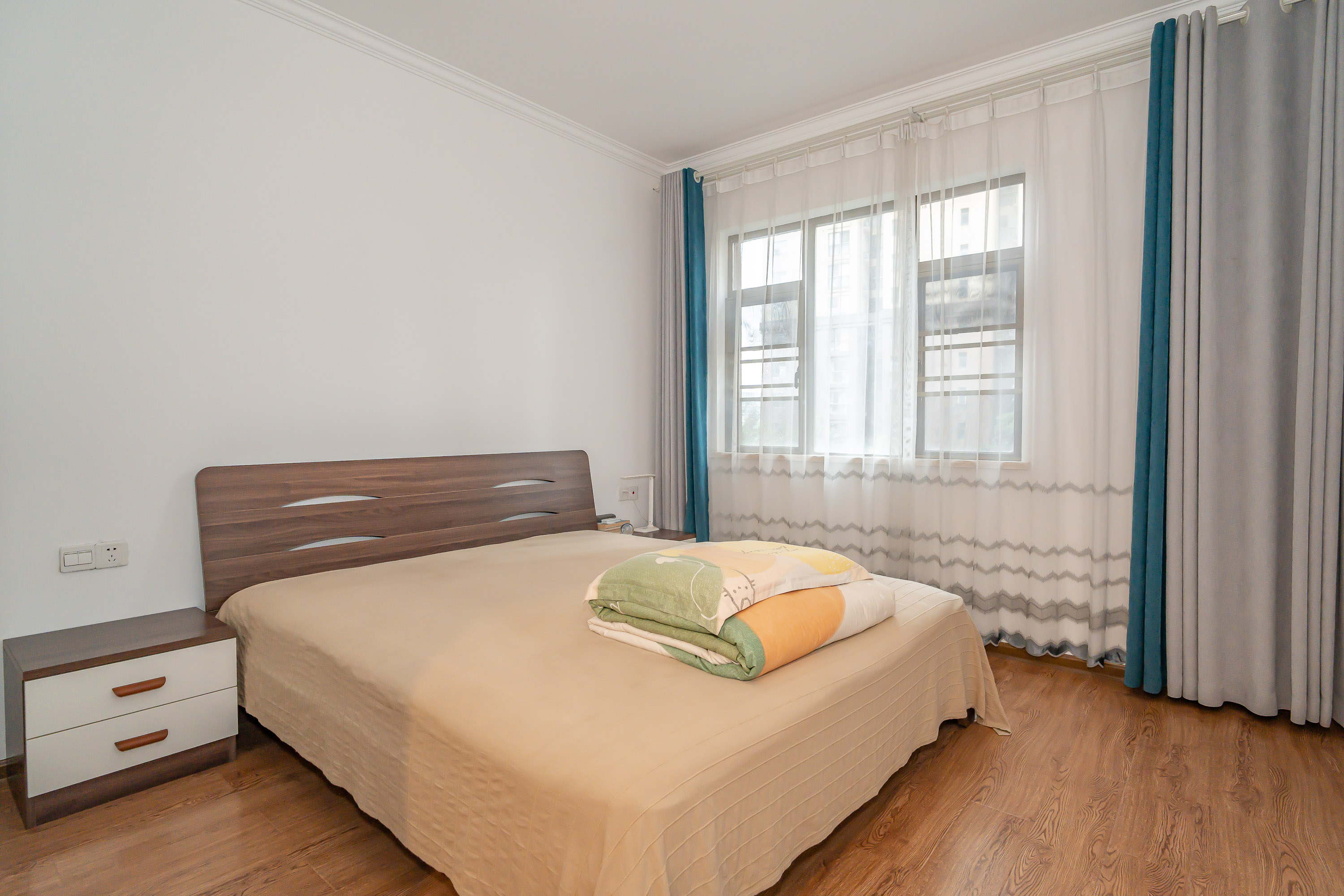 江山帝景哈佛  3室2厅2卫    123.1万卧室