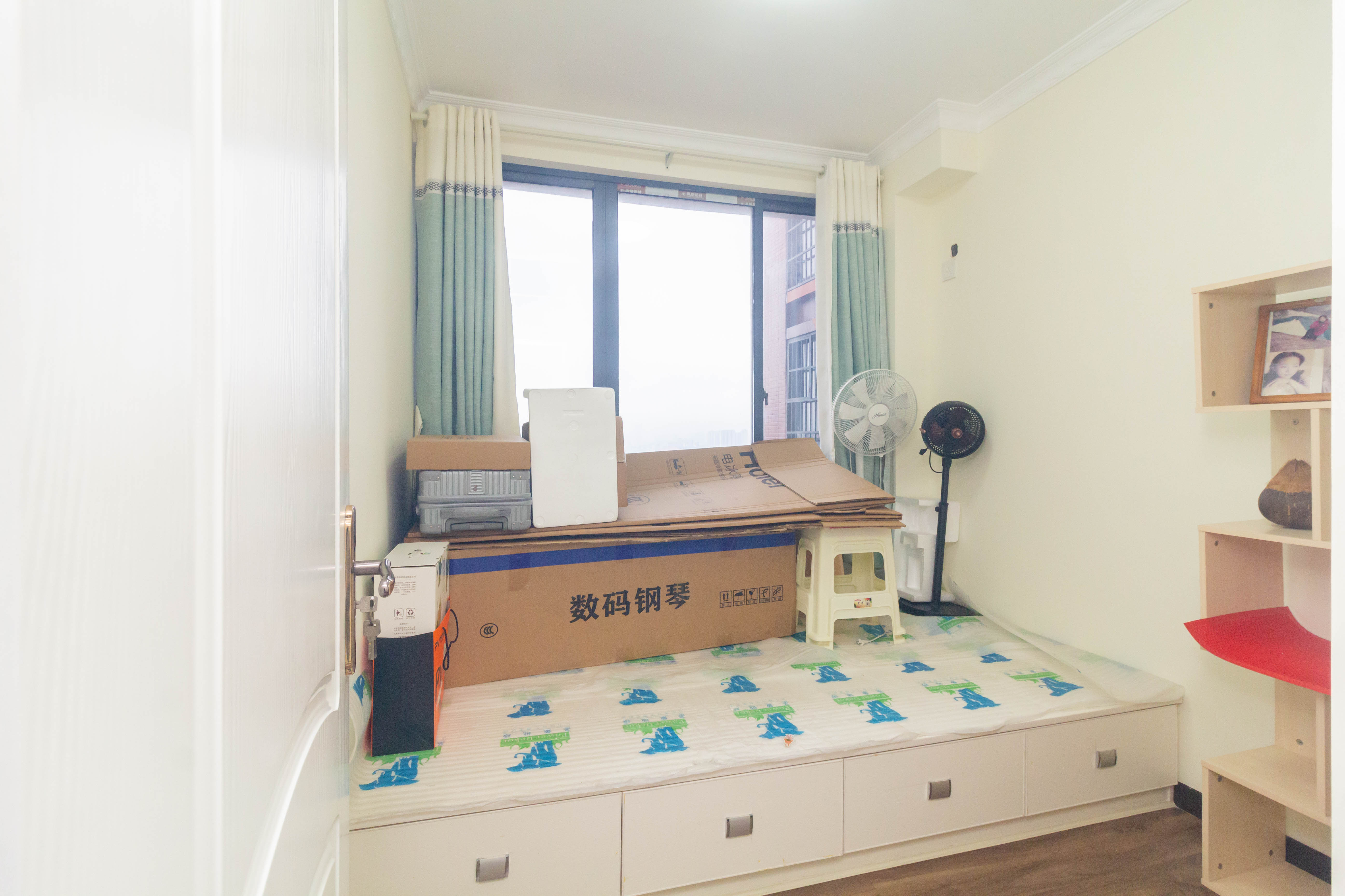 海德公园  3室2厅1卫    69.8万 海德公园  3室2厅1卫    69.8万卧室