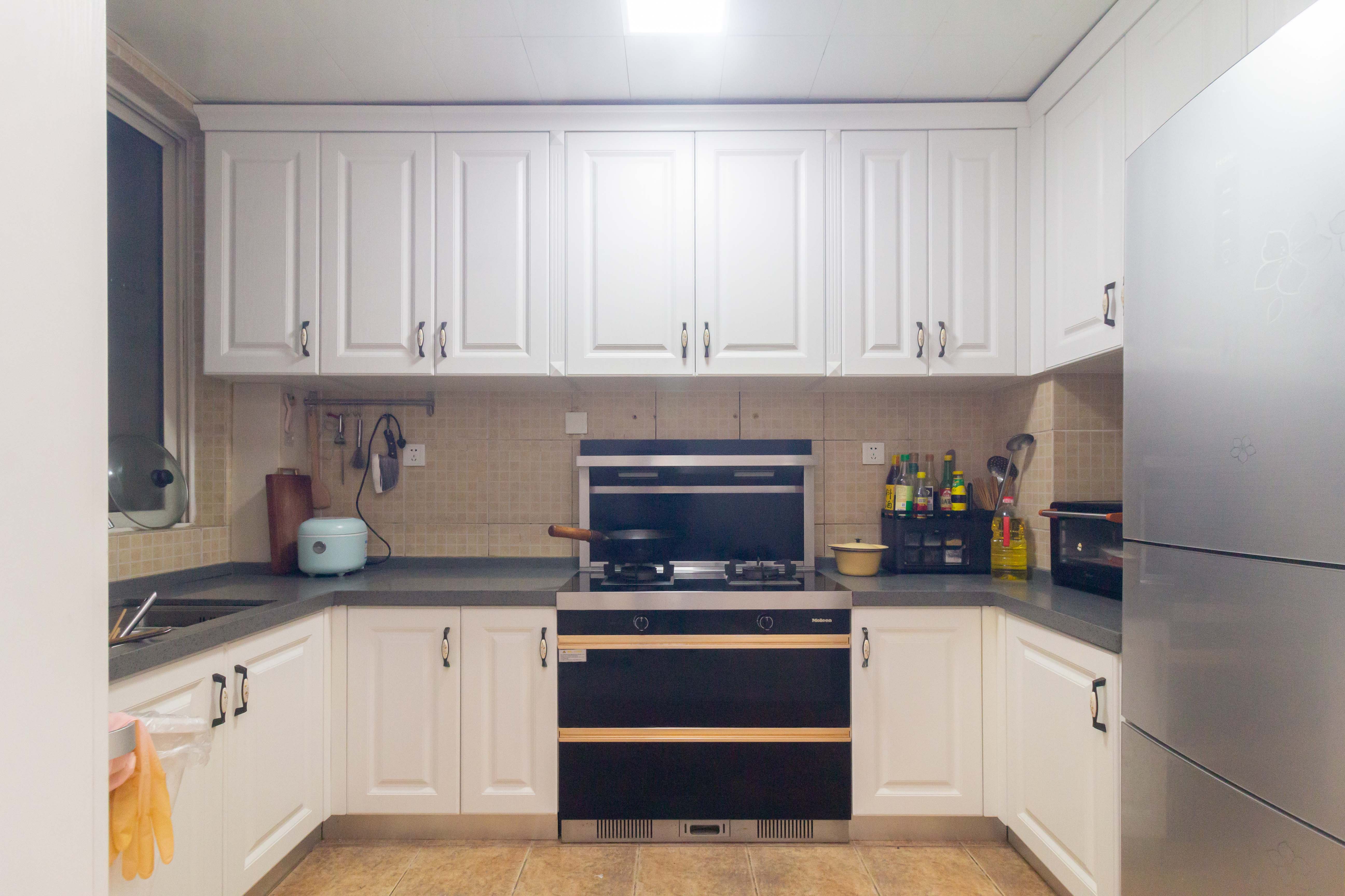 未来蜂巢  3室2厅2卫    74.0万厨房