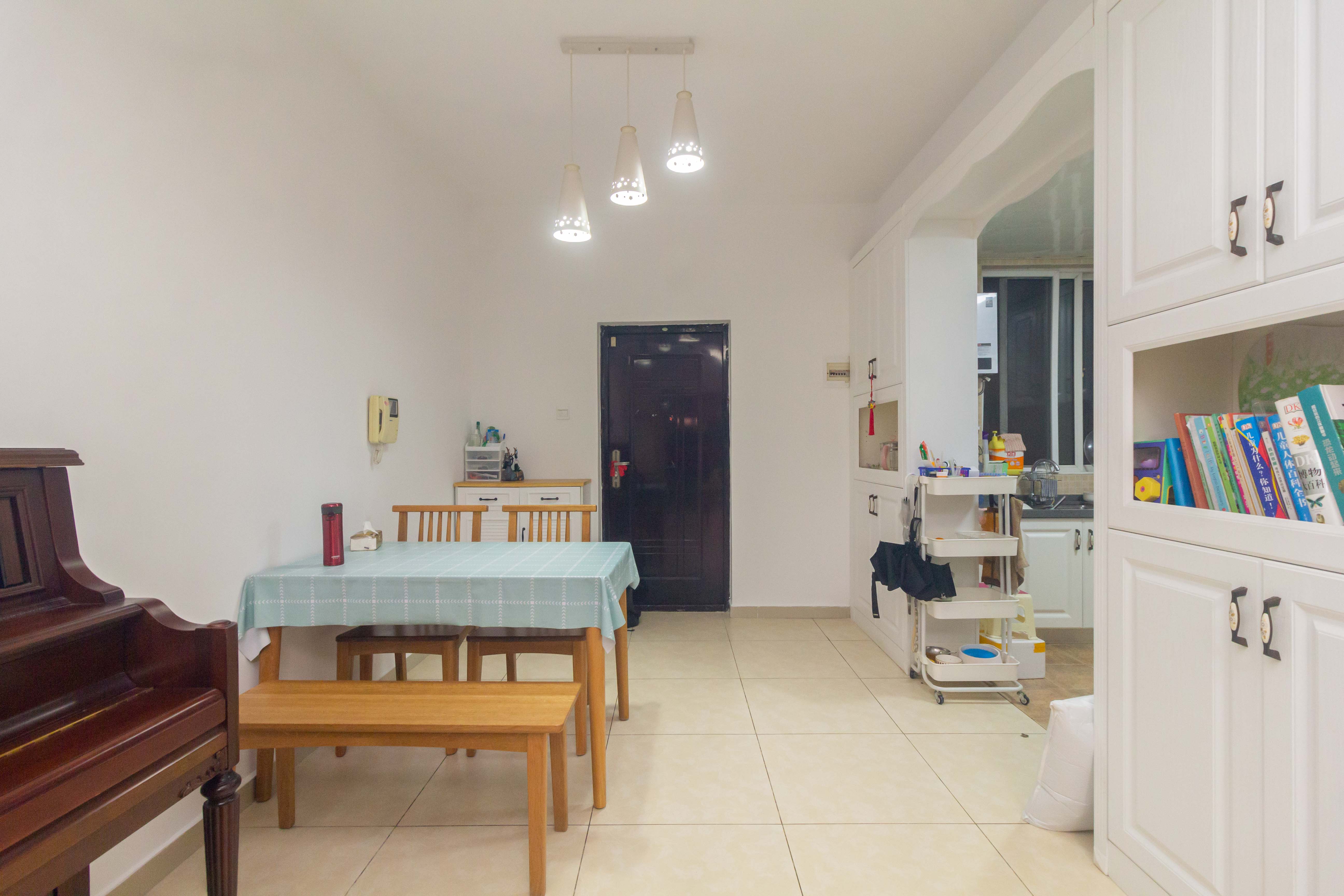 未来蜂巢  3室2厅2卫    74.0万客厅