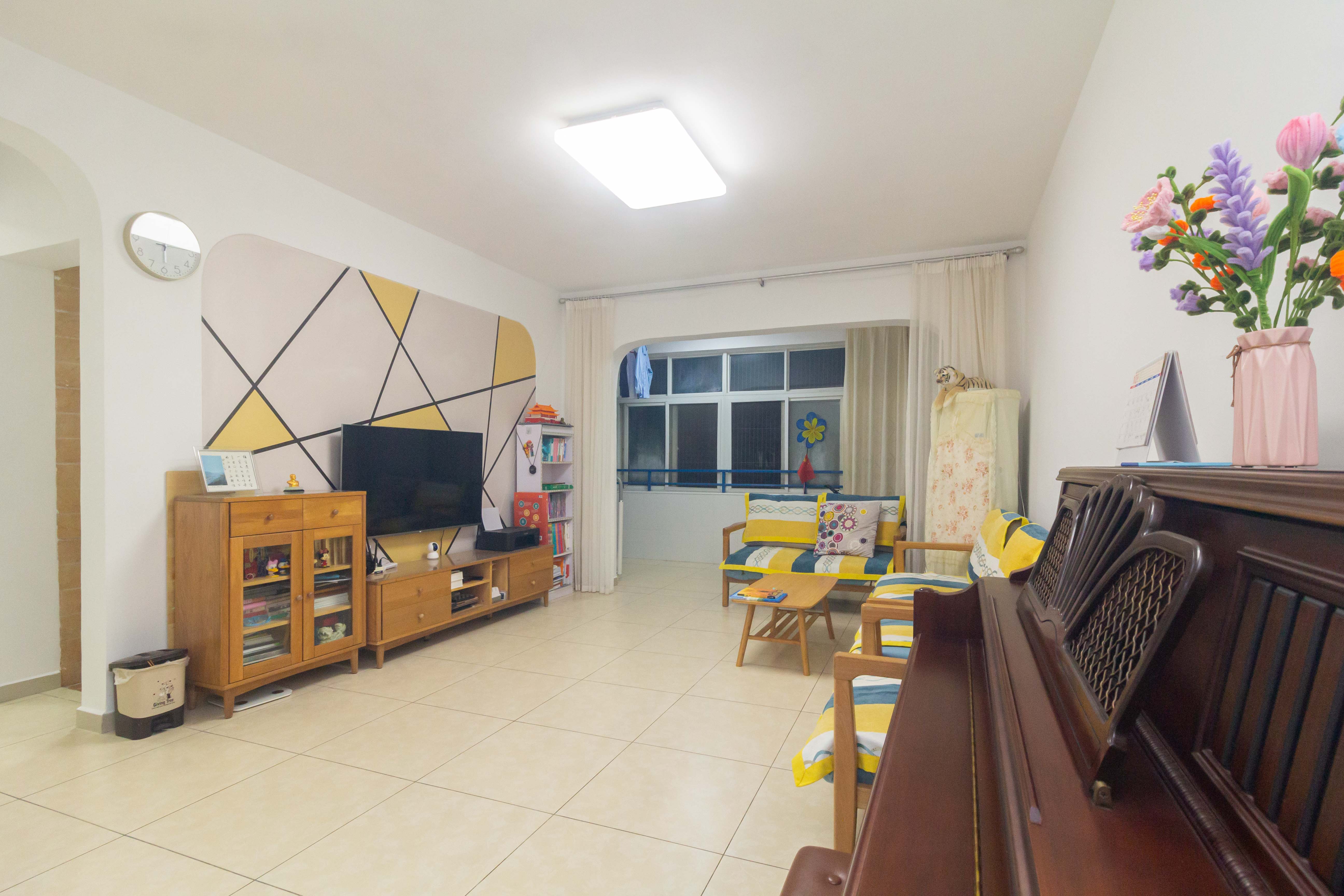 未来蜂巢  3室2厅2卫    74.0万客厅