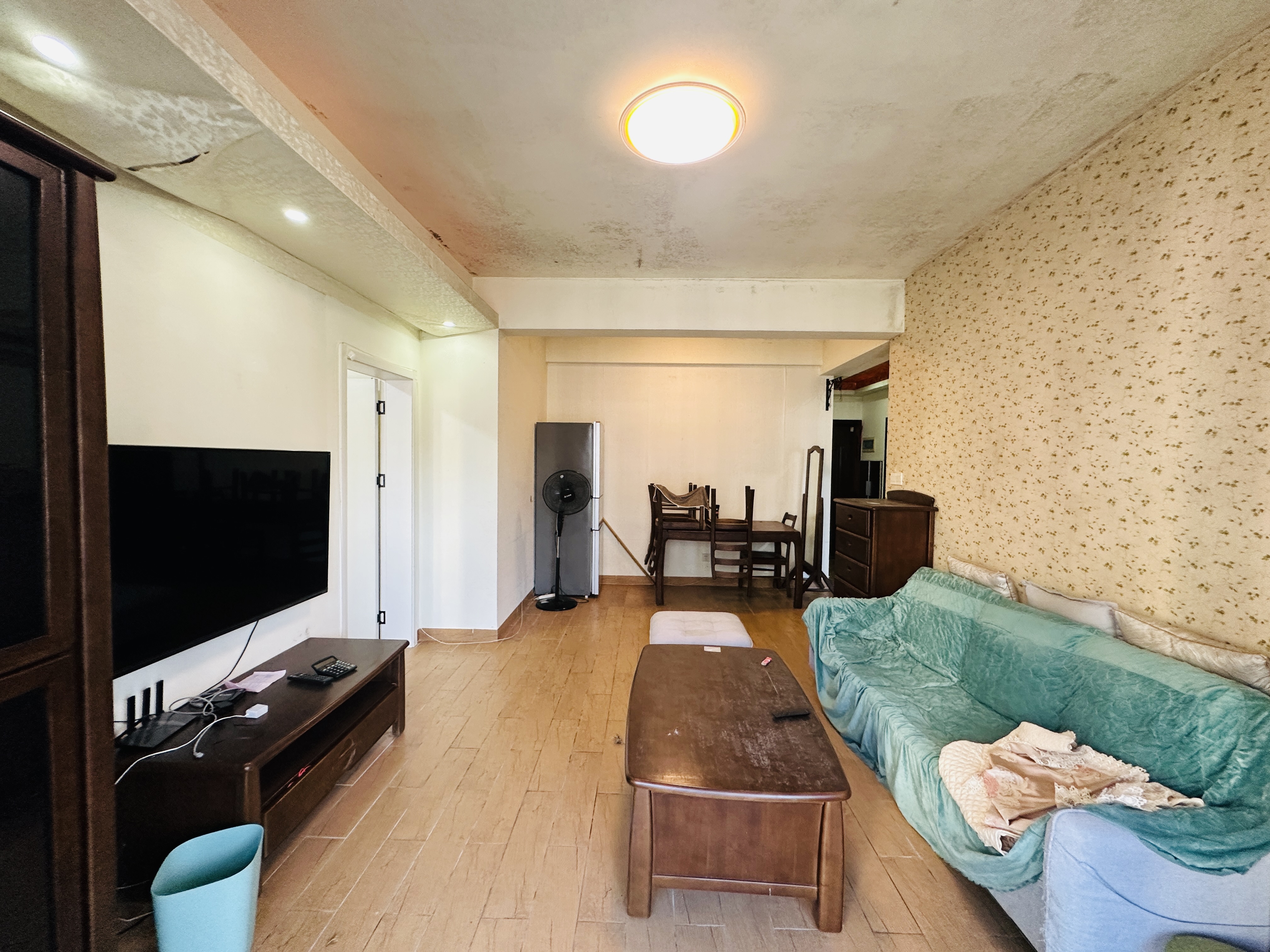 蔚兰天成 2室2厅1卫 115.0万 蔚兰天成 2室2厅1卫 115.0万客厅