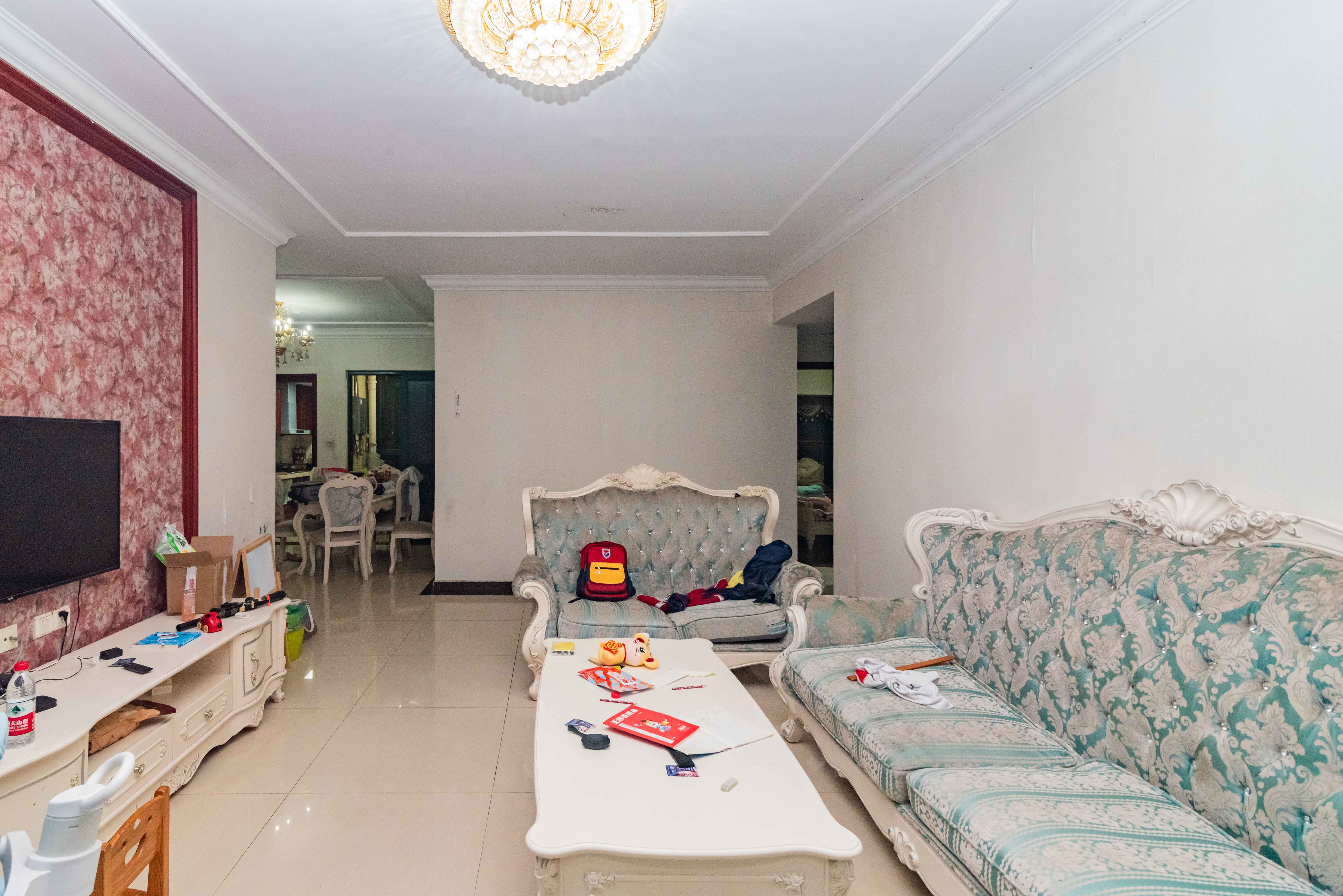 恒大雅苑  3室2厅2卫    115.0万 恒大雅苑  3室2厅2卫    115.0万客厅