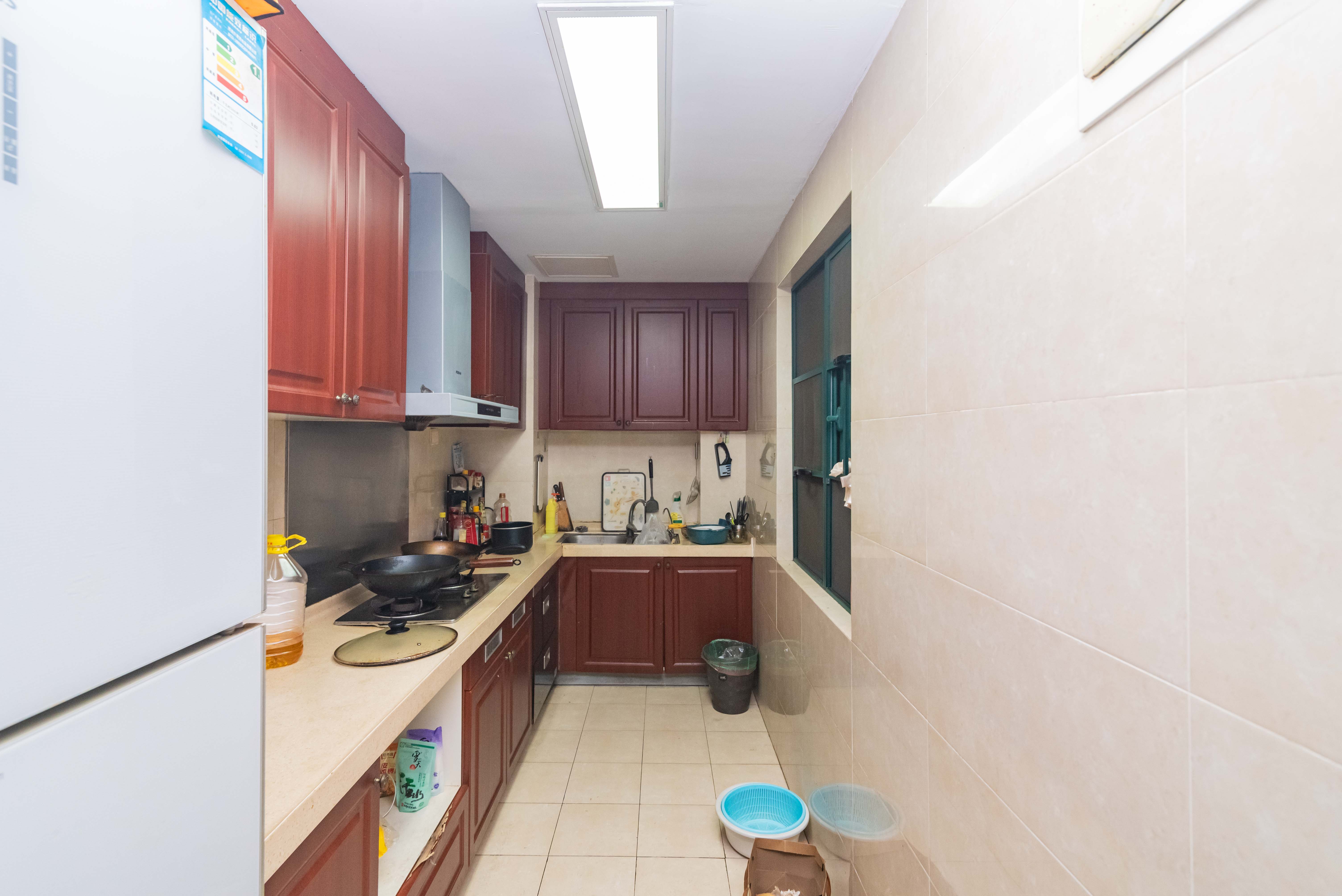 恒大雅苑  3室2厅2卫    115.0万 恒大雅苑  3室2厅2卫    115.0万厨房