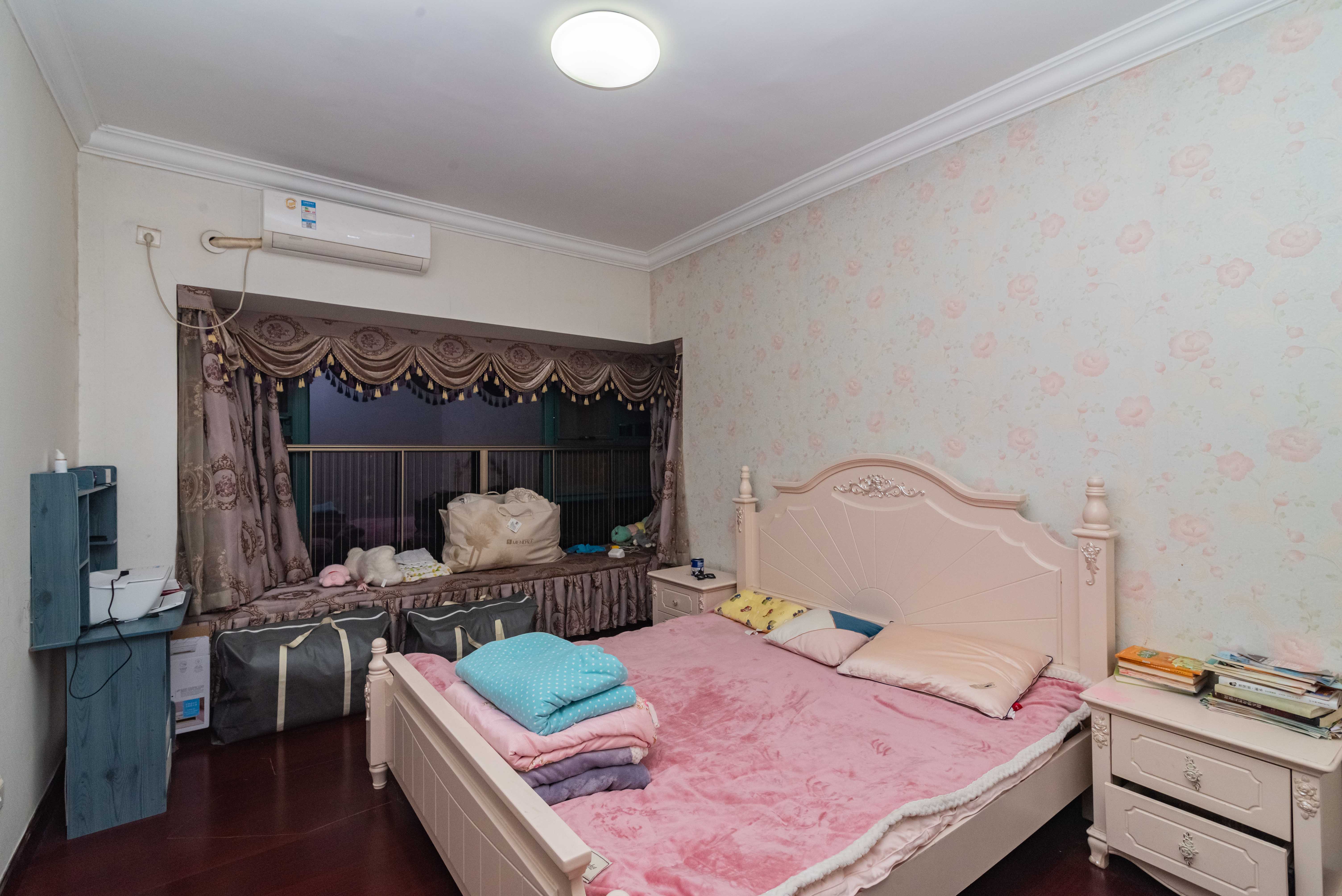 恒大雅苑  3室2厅2卫    115.0万 恒大雅苑  3室2厅2卫    115.0万卧室