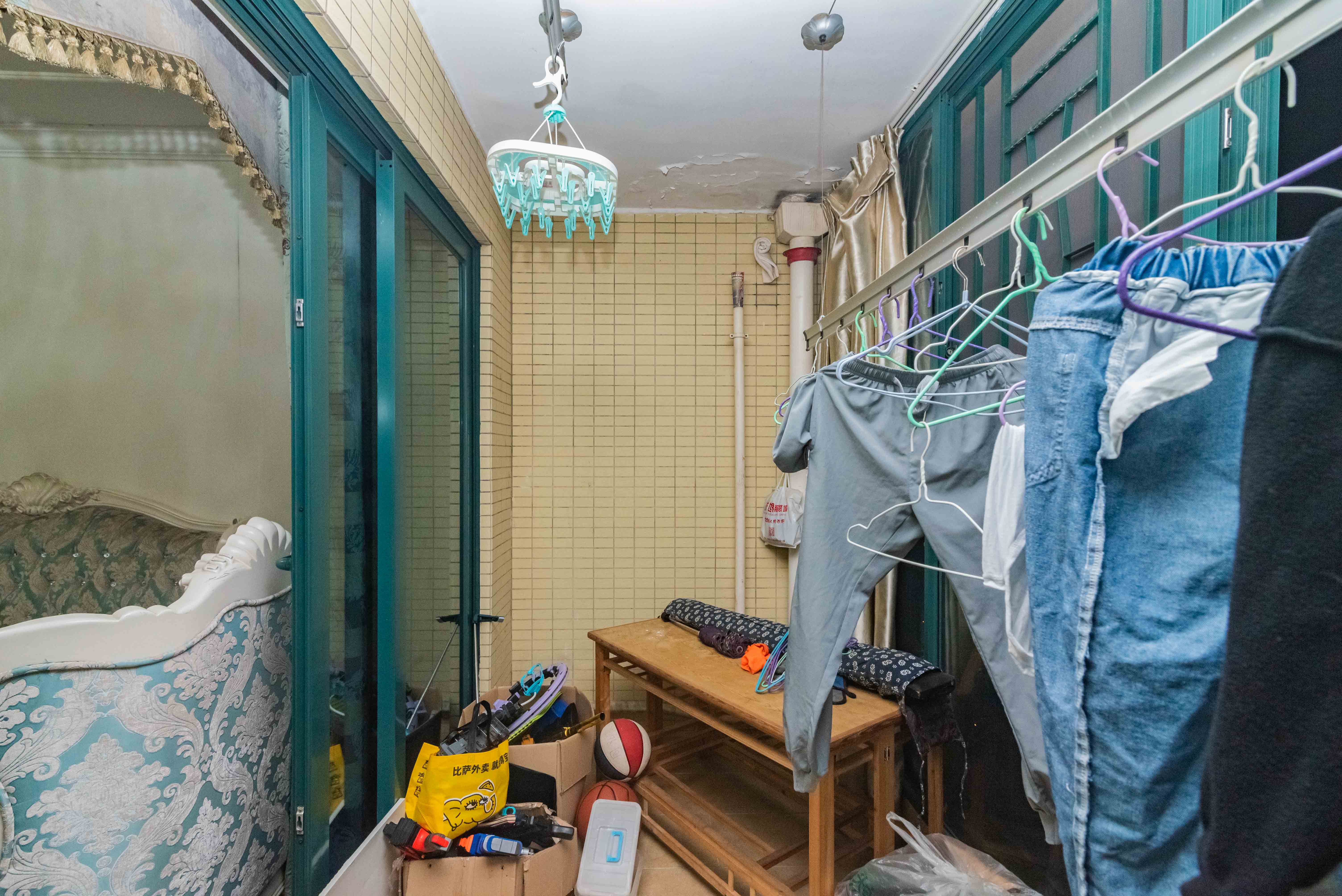 恒大雅苑  3室2厅2卫    115.0万 恒大雅苑  3室2厅2卫    115.0万阳台