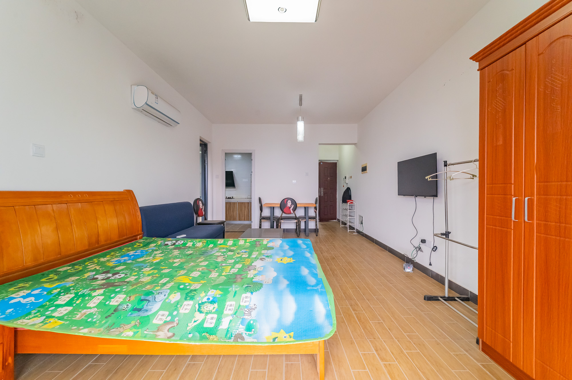 蓝山郡 1室1厅1卫 32.0万 蓝山郡 1室1厅1卫 32.0万卧室