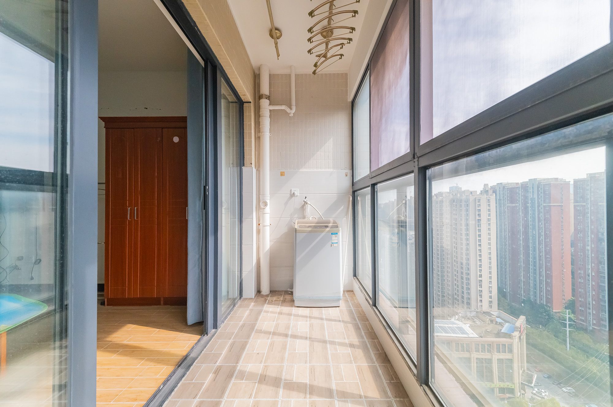 蓝山郡 1室1厅1卫 32.0万 蓝山郡 1室1厅1卫 32.0万阳台