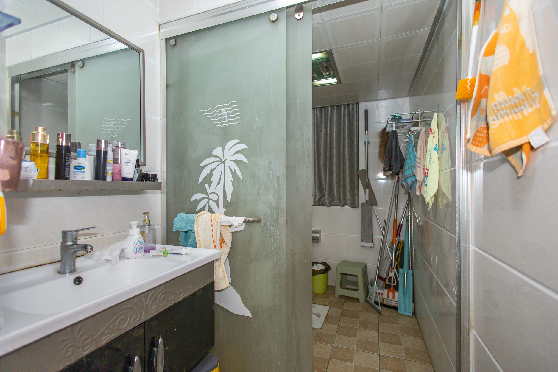 恒广国际景园一二区  3室2厅2卫    92.8万 恒广国际景园一二区  3室2厅2卫    92.8万卫生间