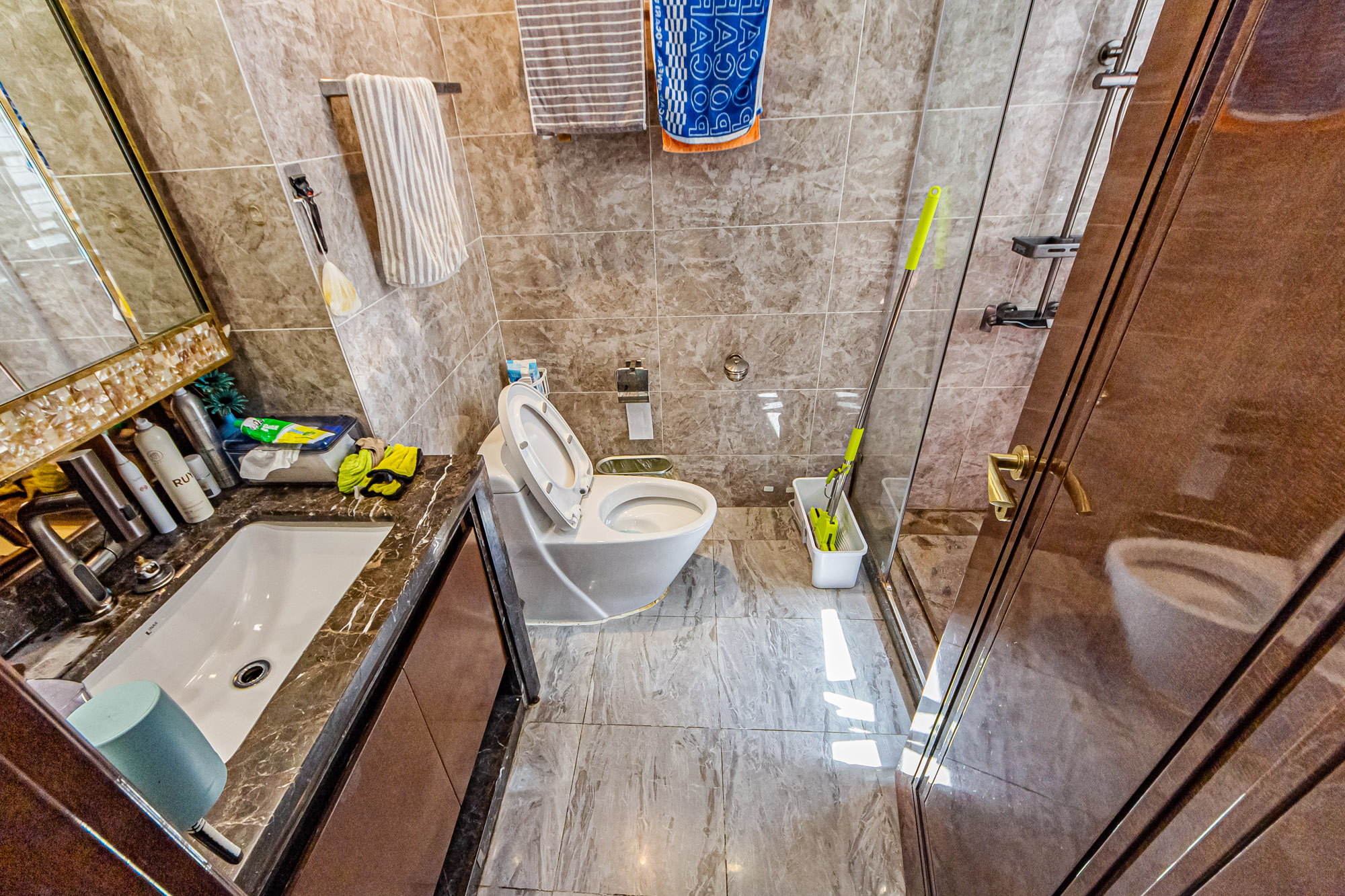 恒大御景半岛锦绣苑  4室2厅2卫    260.0万卫生间