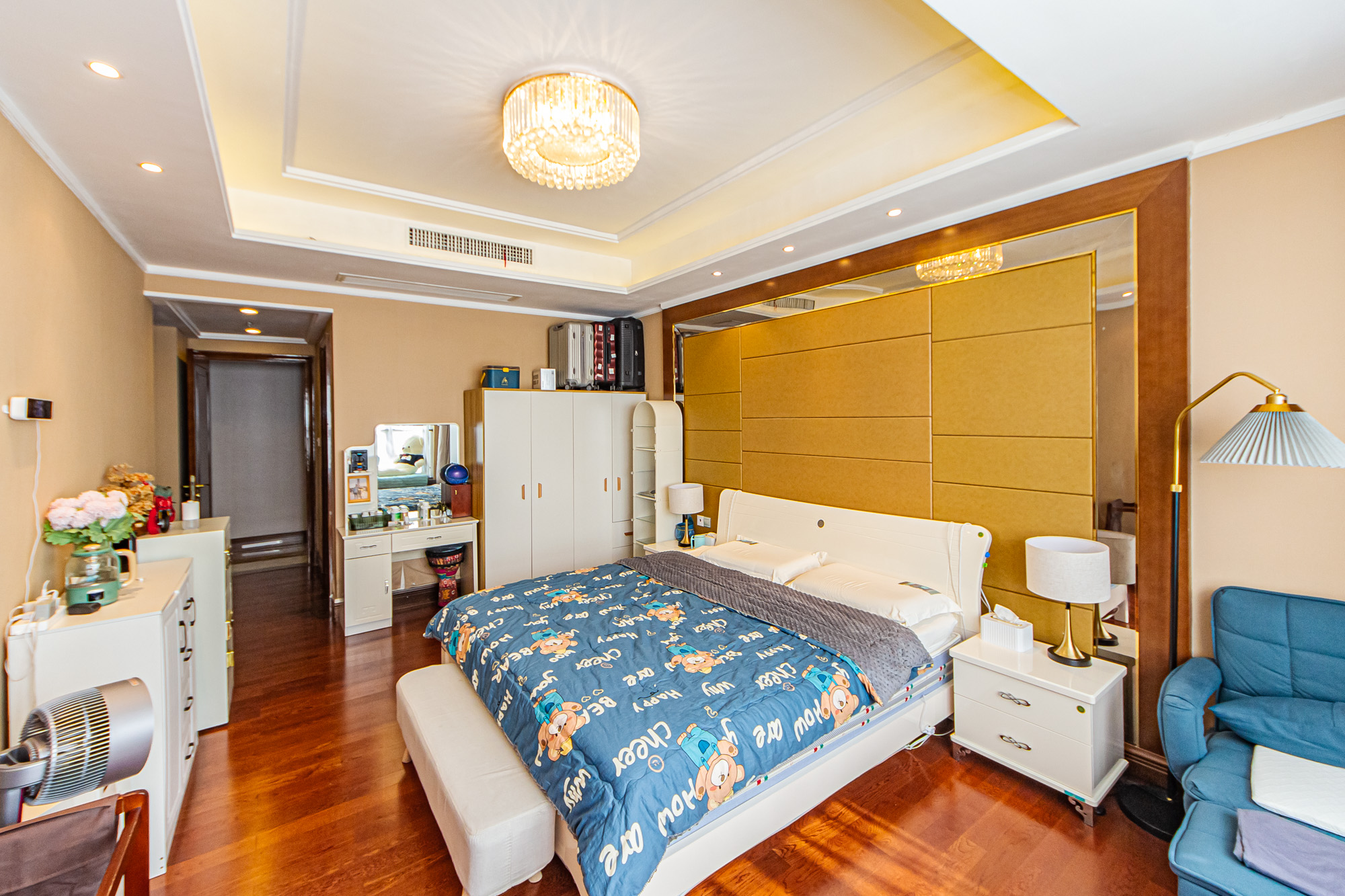 恒大御景半岛锦绣苑  4室2厅2卫    260.0万卧室