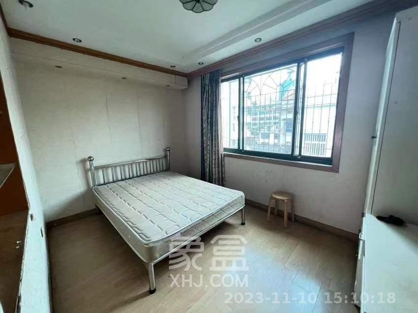 红旗社区  3室2厅1卫   2200.00元/月室内图