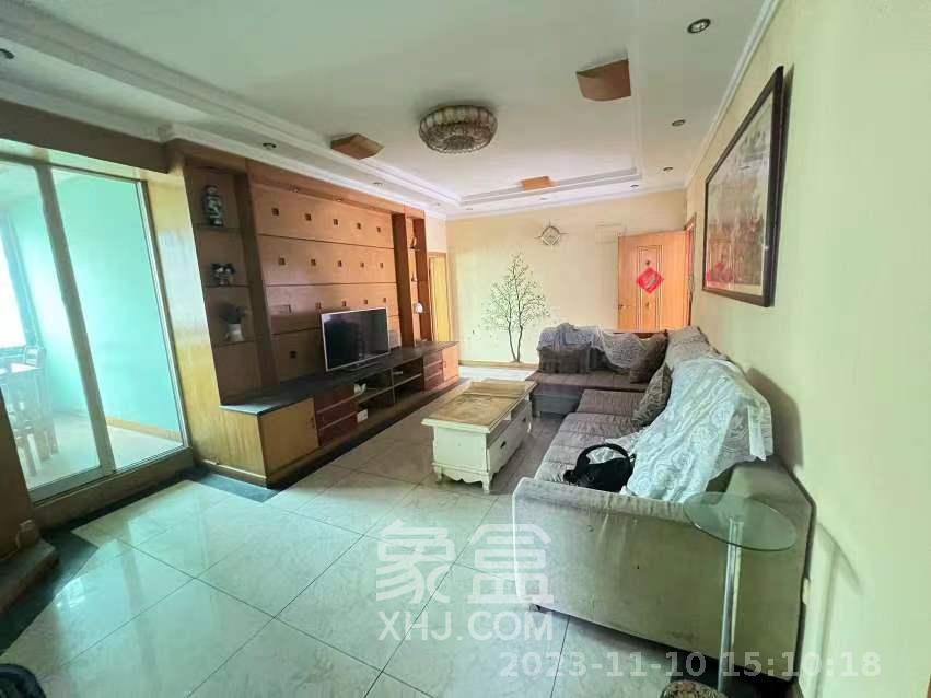 红旗社区  3室2厅1卫   2200.00元/月室内图