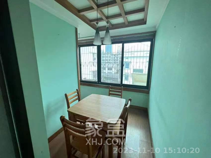 红旗社区  3室2厅1卫   2200.00元/月室内图